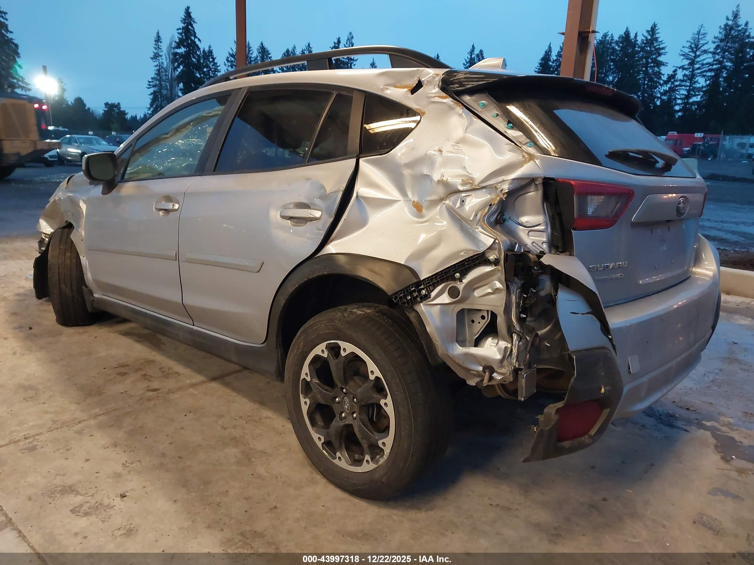 SUBARU CROSSTREK image 3