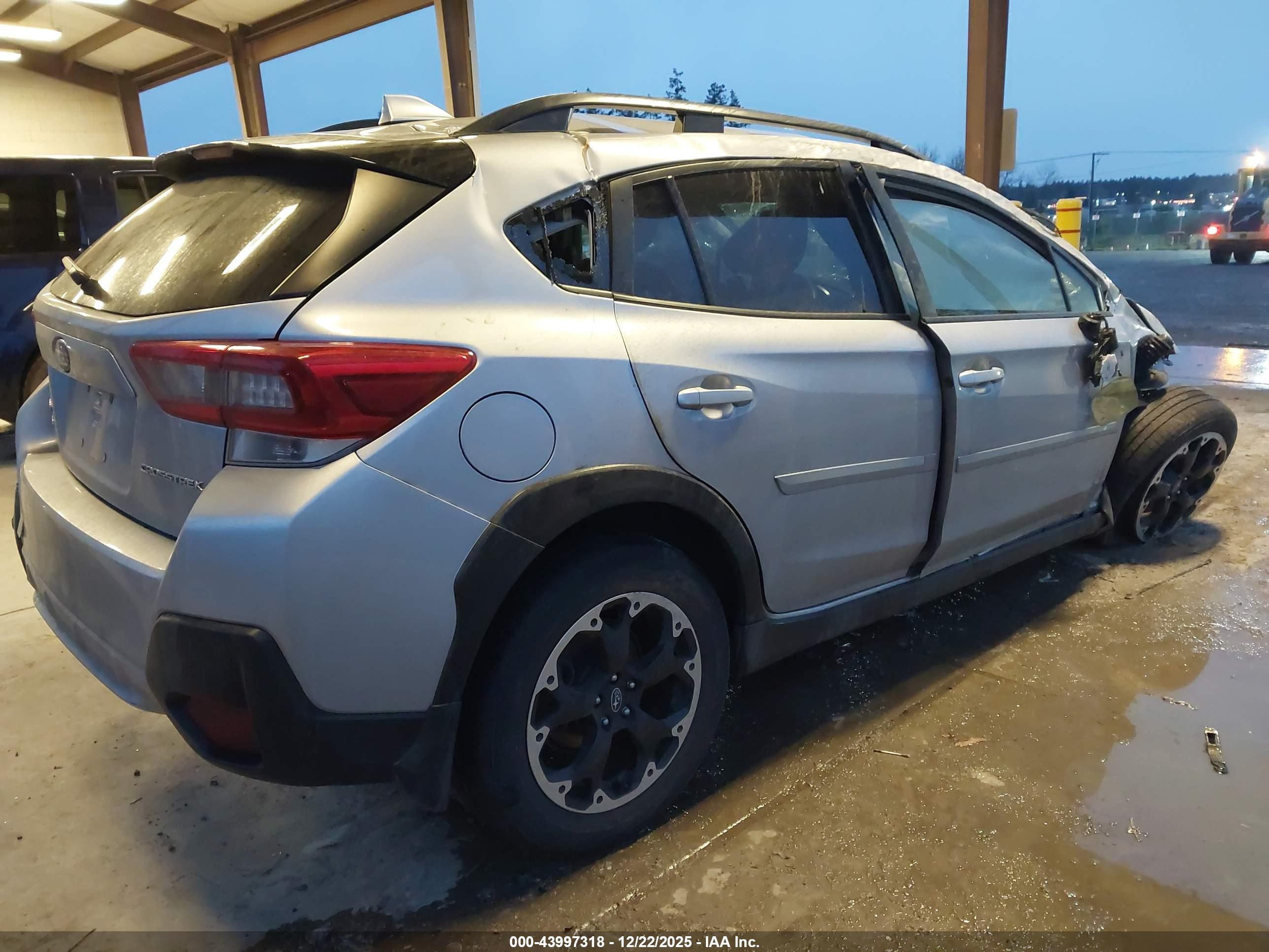SUBARU CROSSTREK image 4