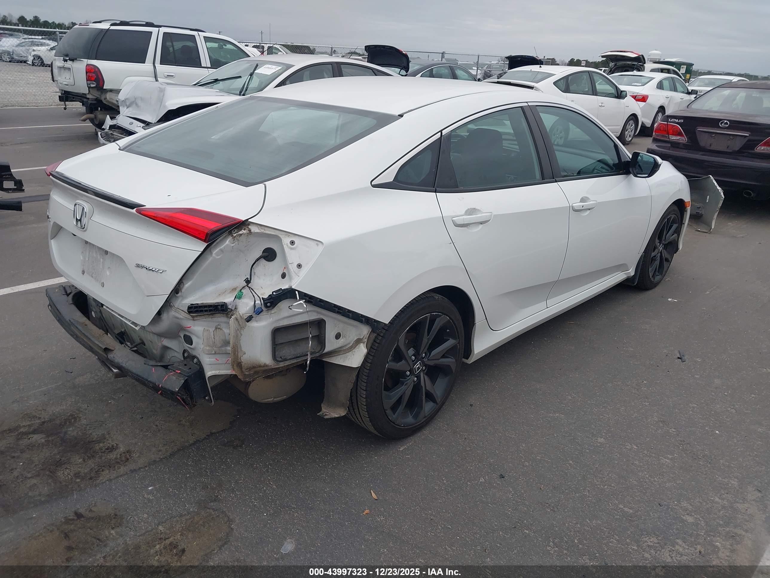HONDA CIVIC image 4
