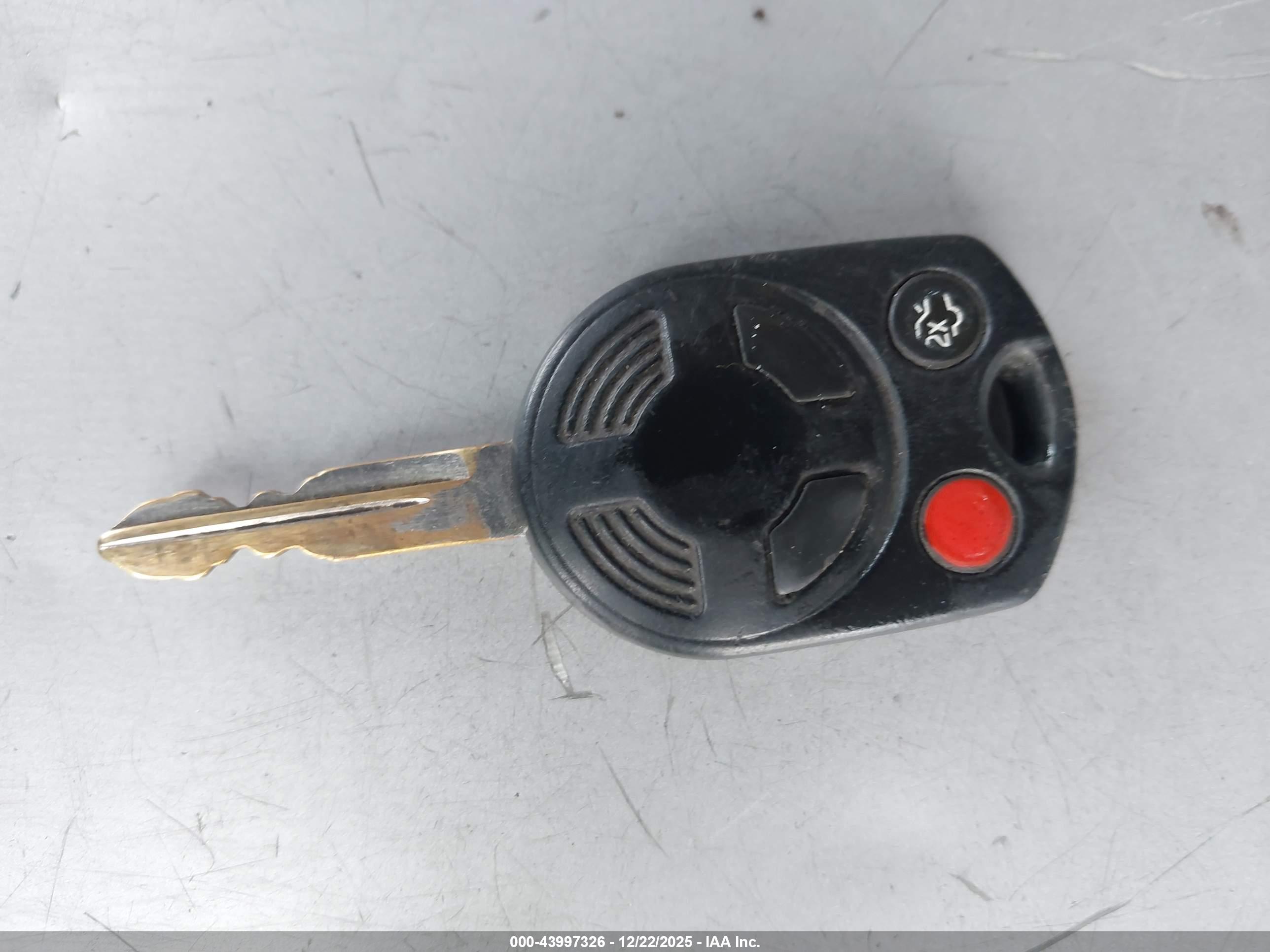 FORD ESCAPE image 11