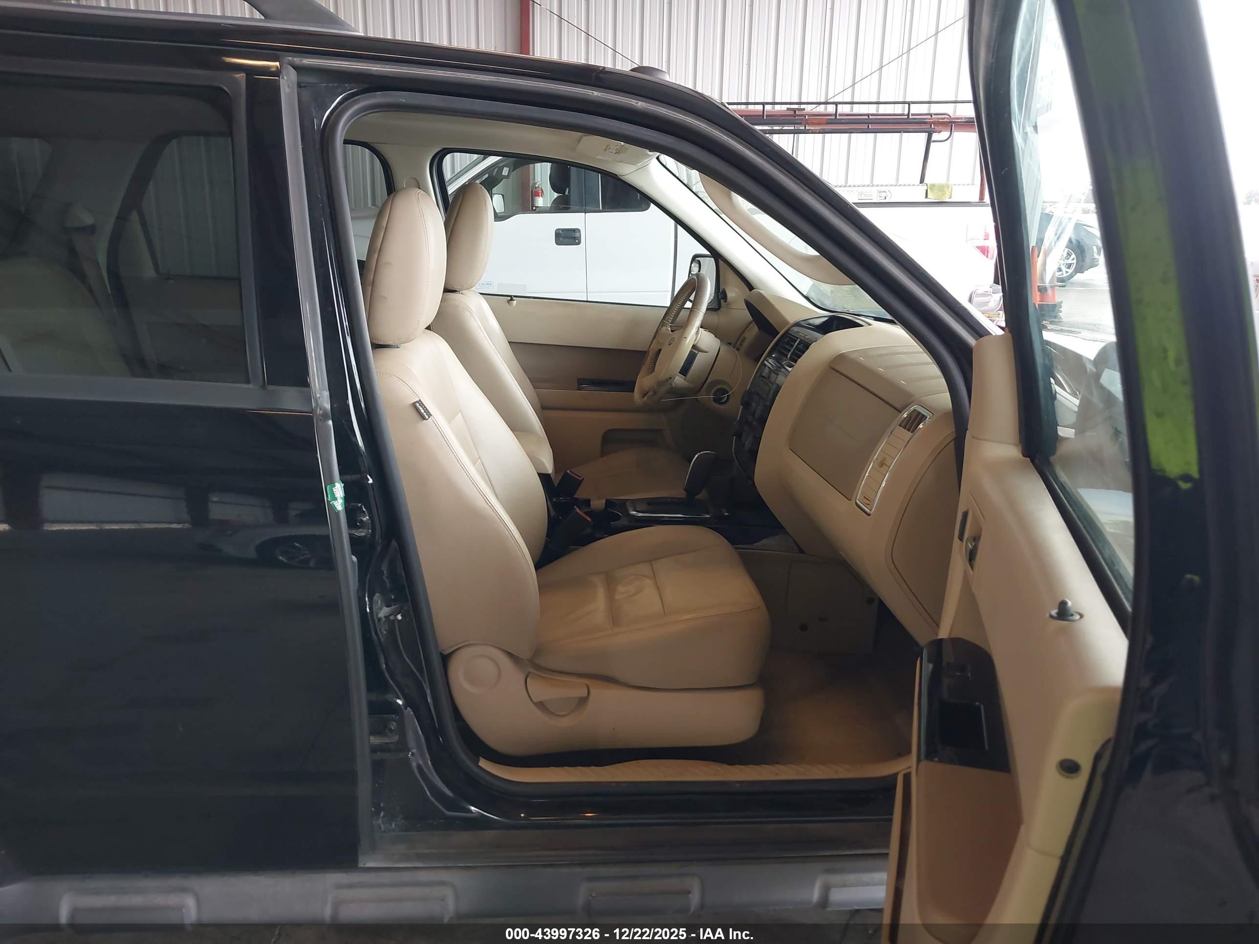 FORD ESCAPE image 5