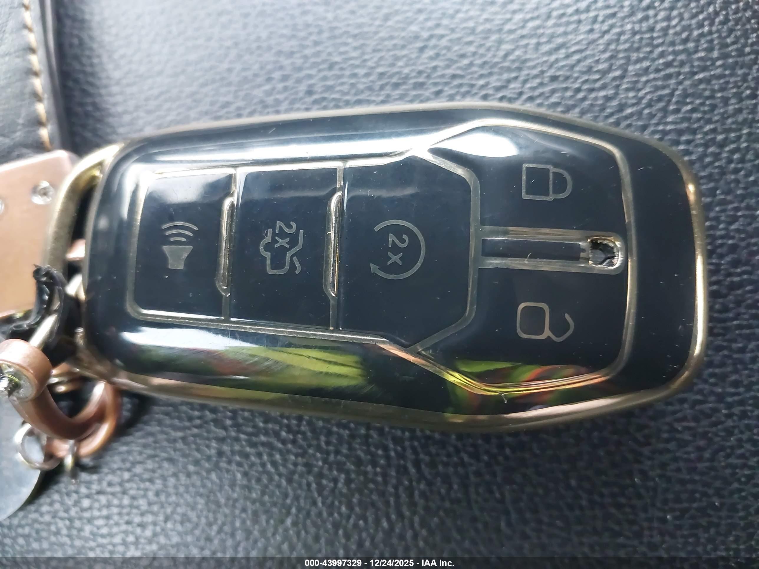 FORD EXPLORER image 11