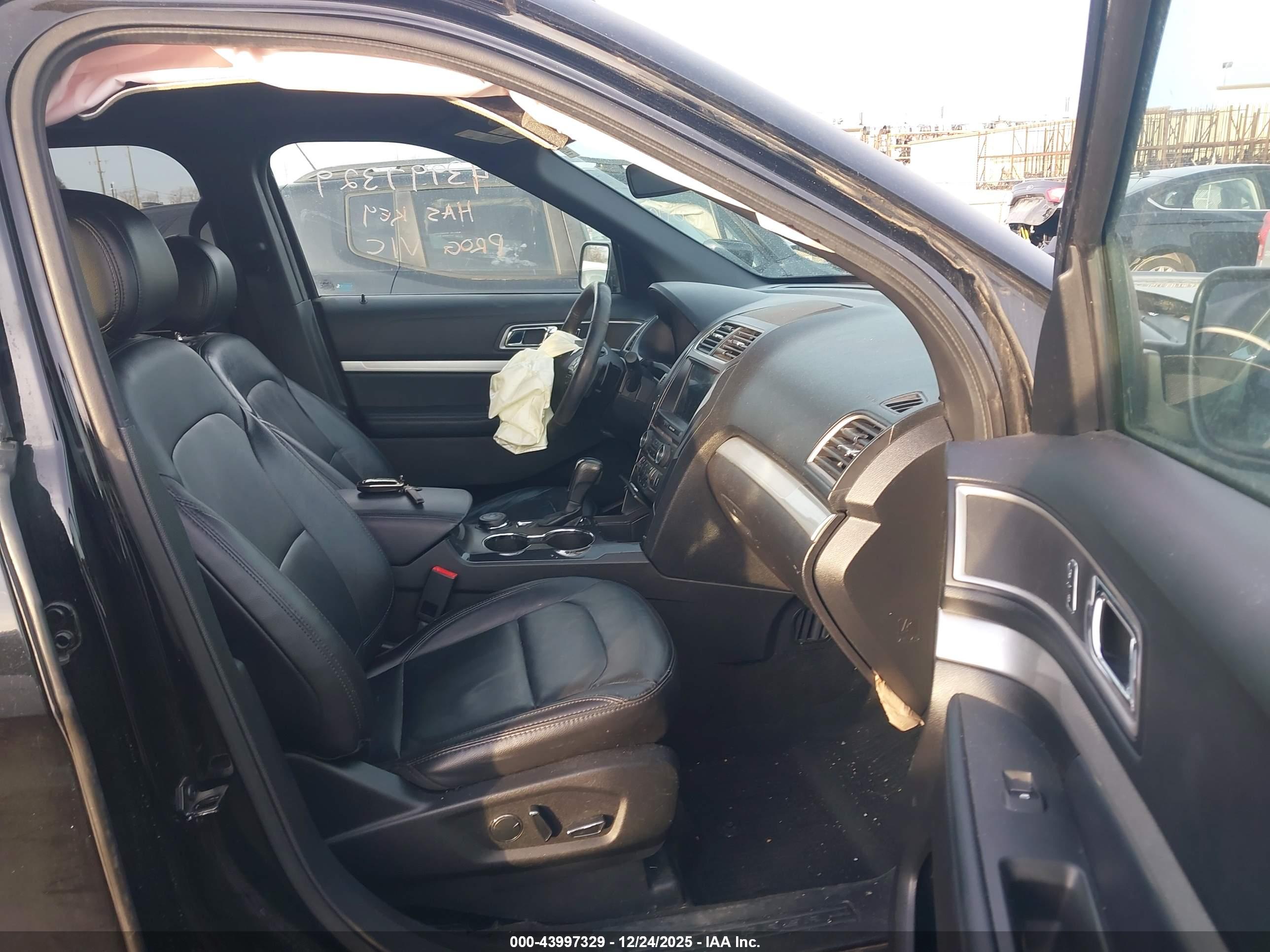 FORD EXPLORER image 5