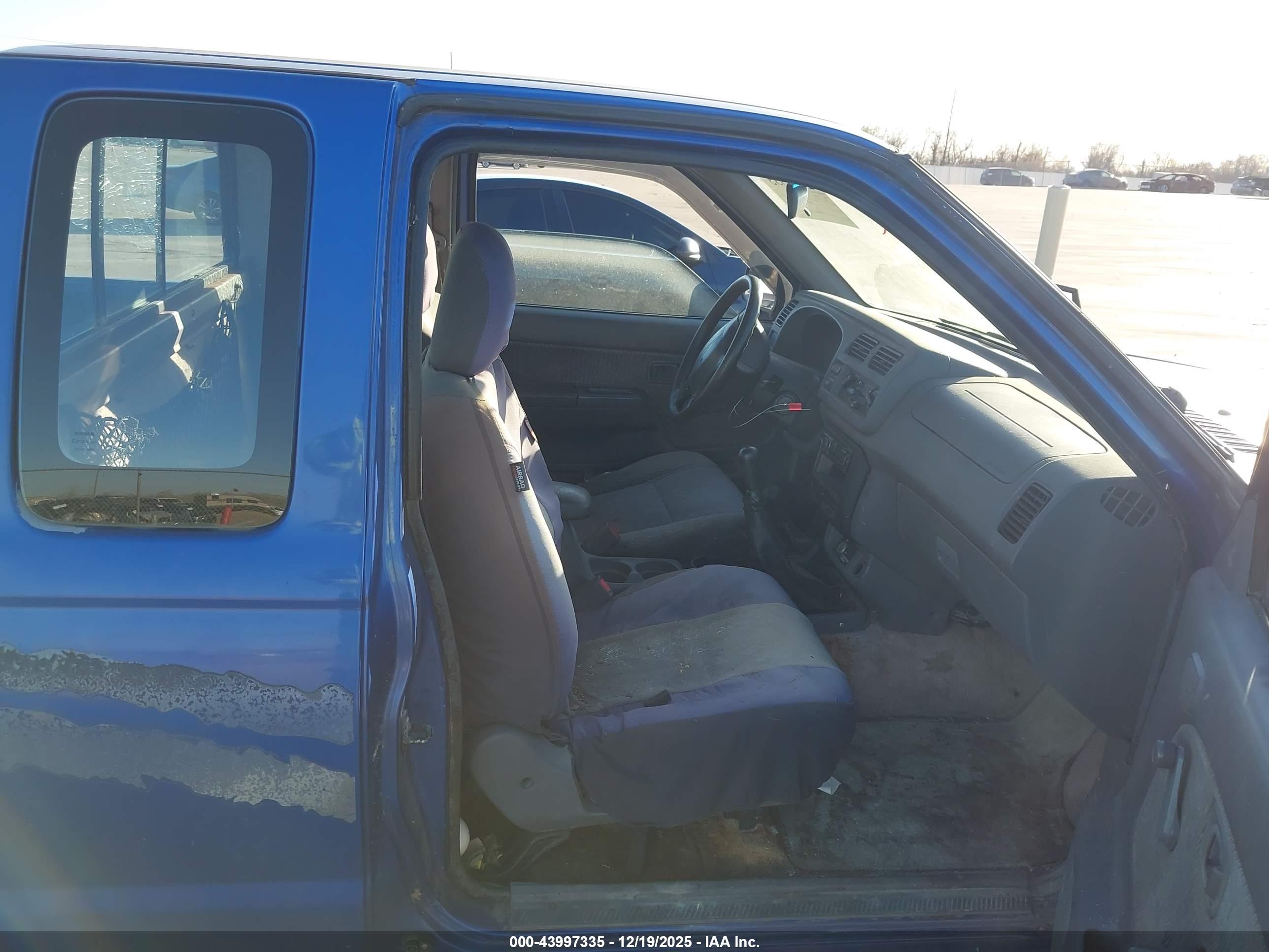 NISSAN FRONTIER image 5