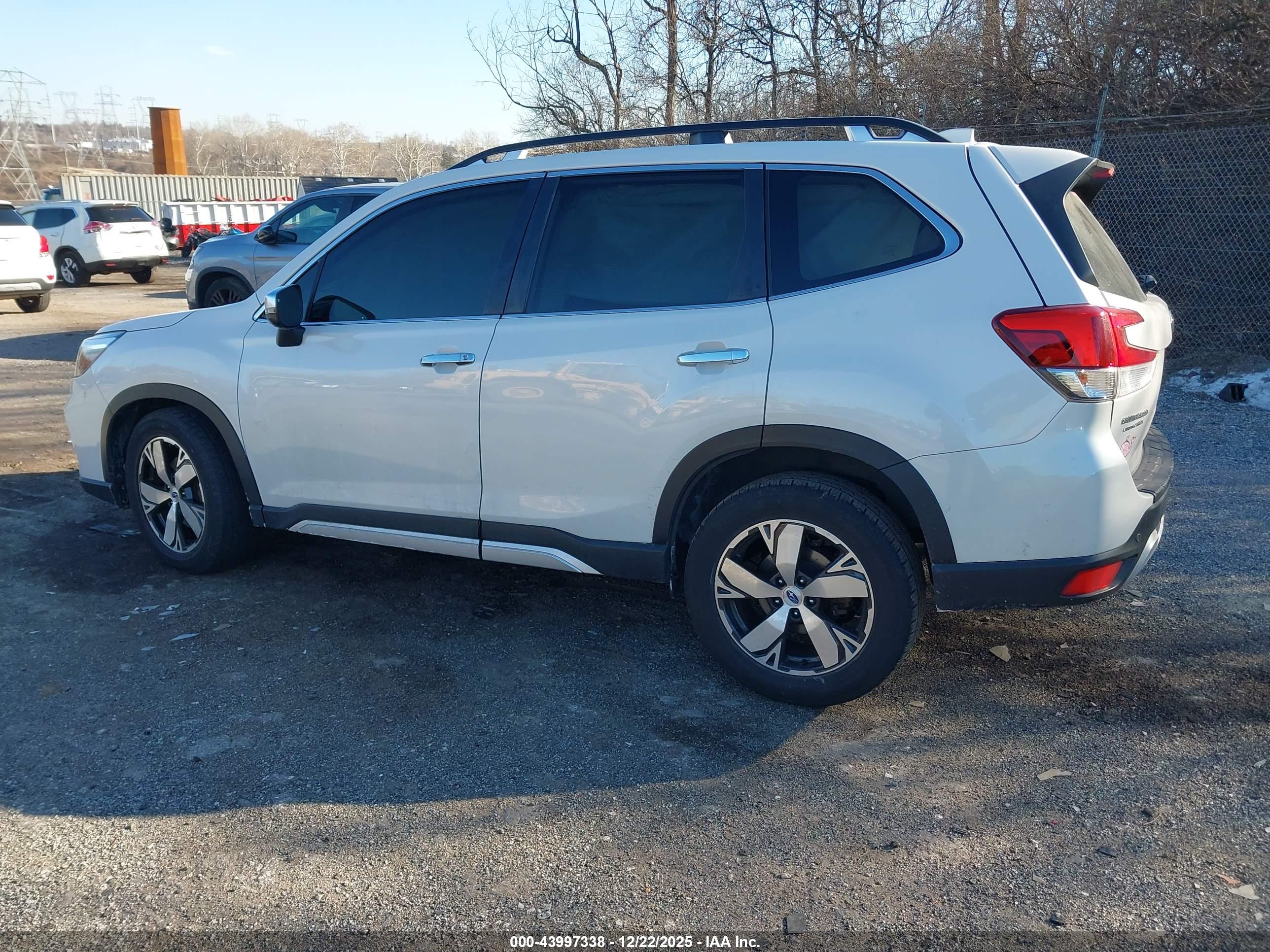 SUBARU FORESTER image 3