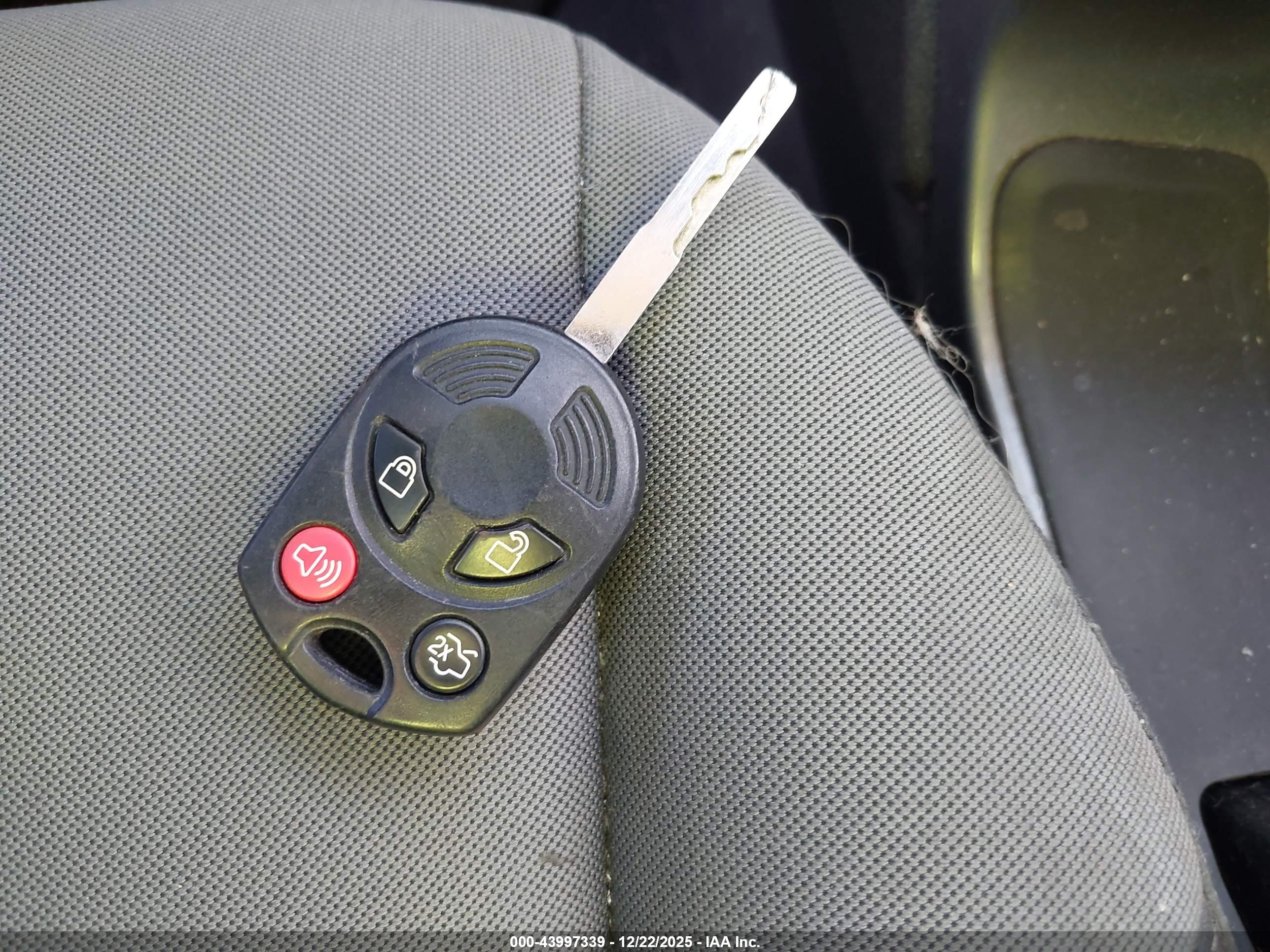 FORD ESCAPE image 11