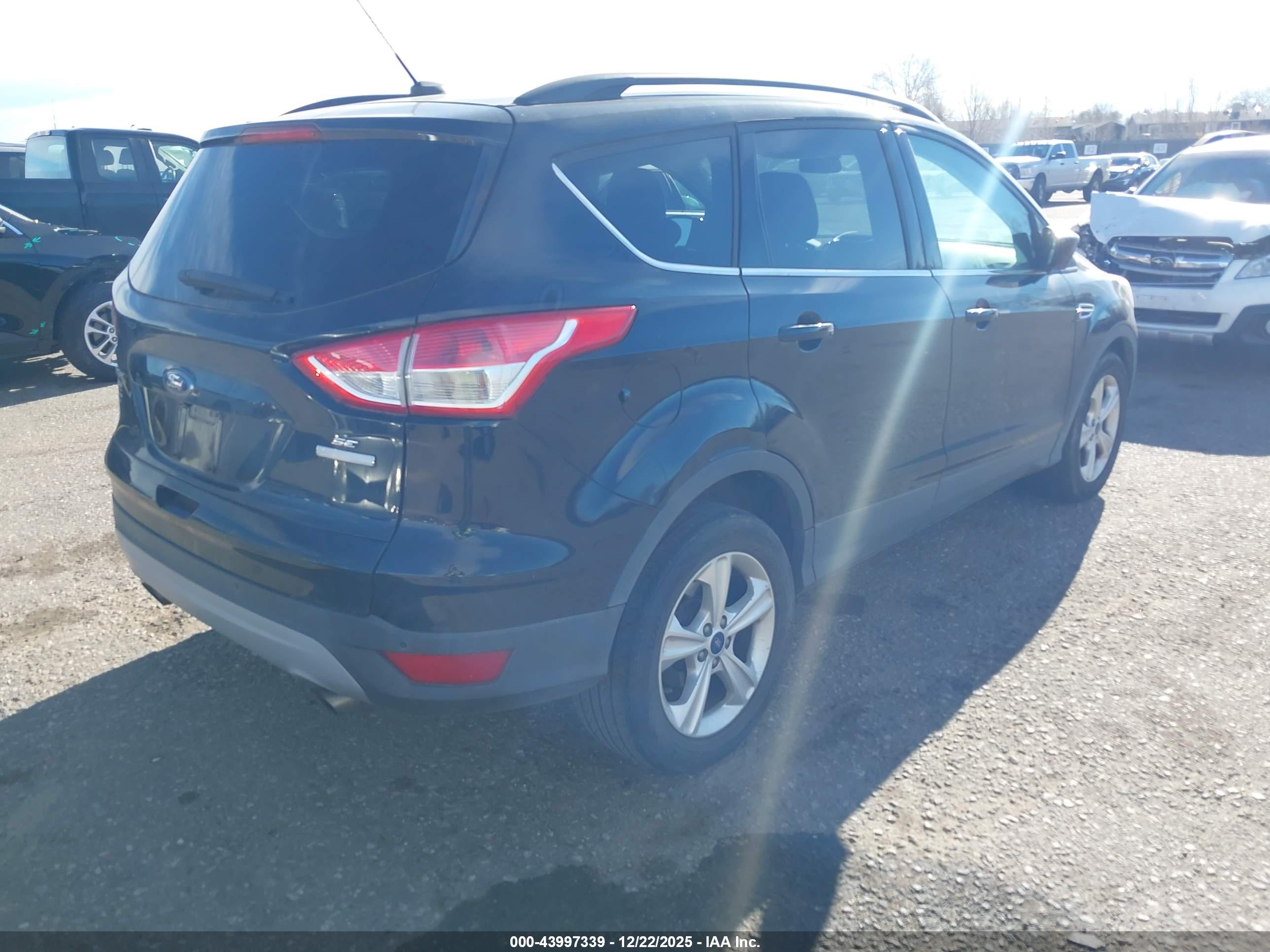FORD ESCAPE image 4