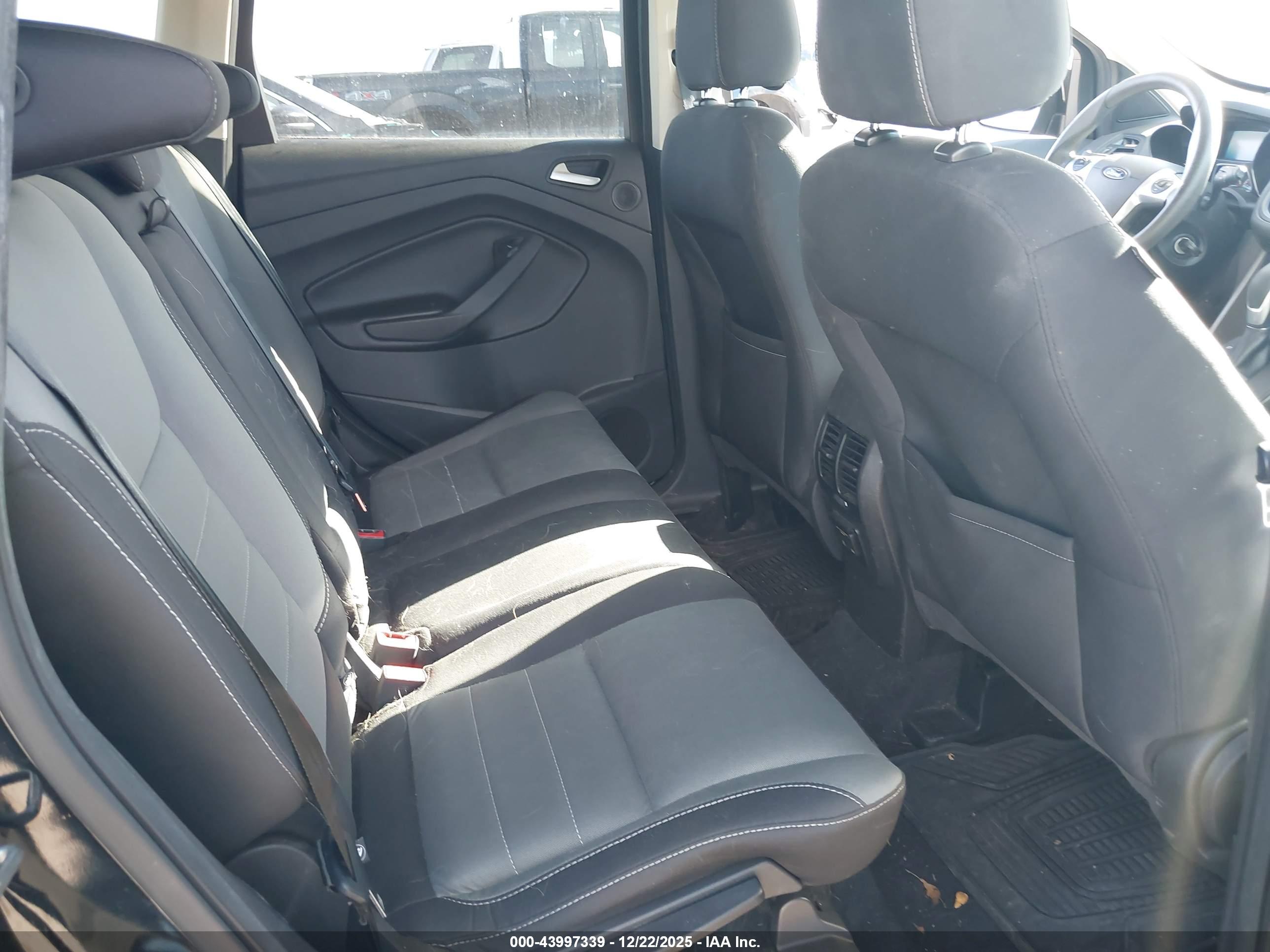FORD ESCAPE image 8
