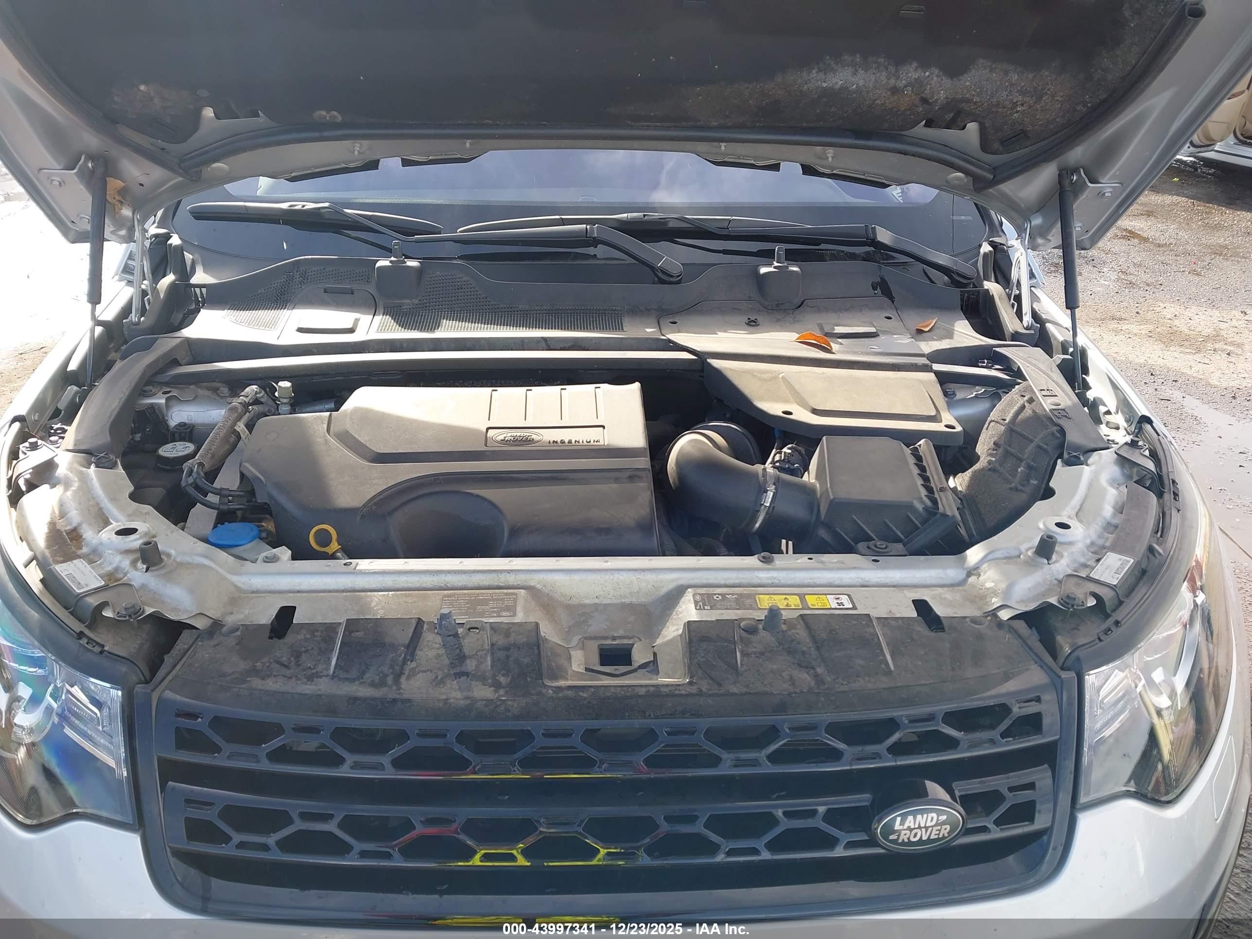 LAND ROVER image 10
