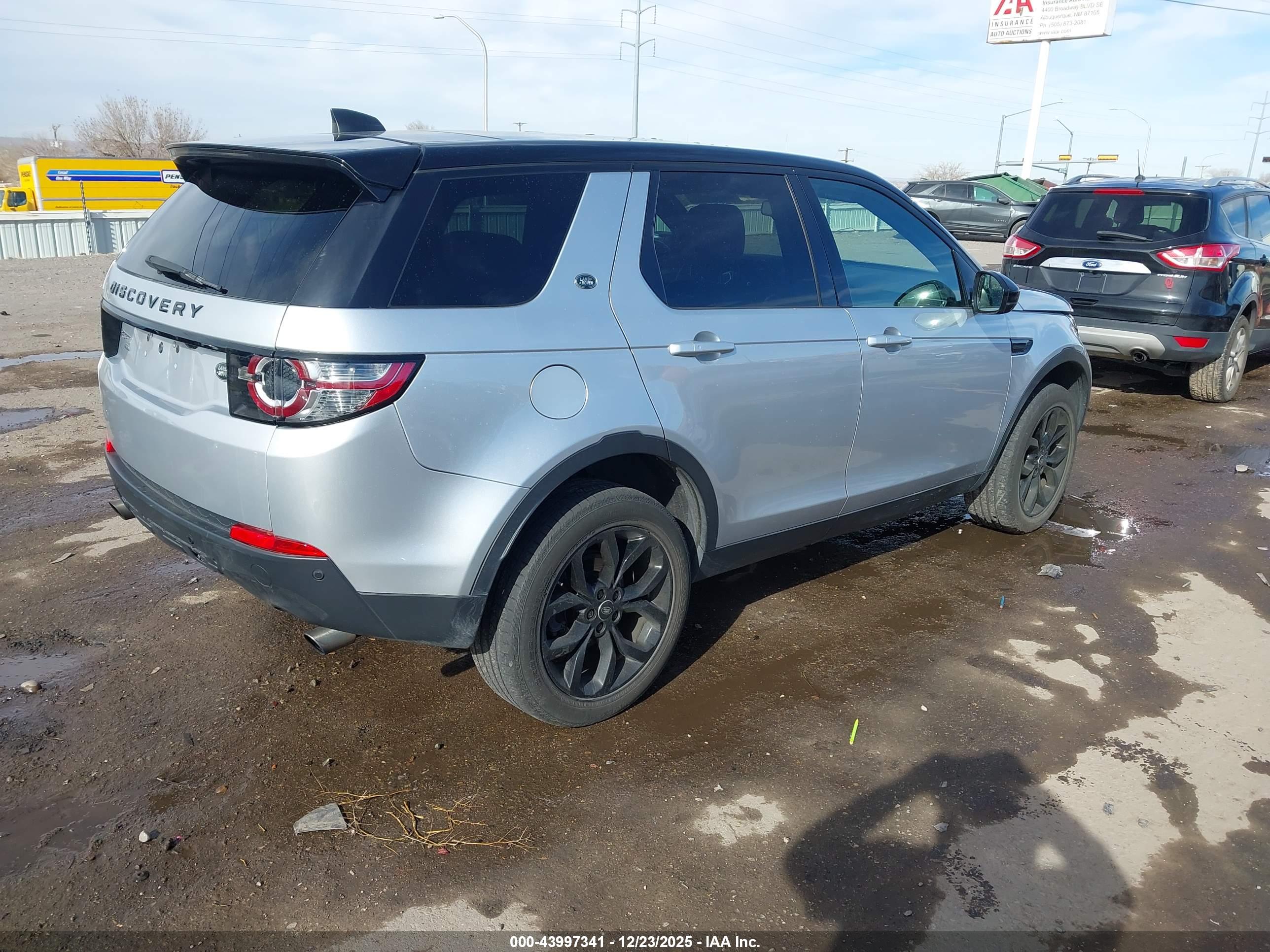 LAND ROVER image 4