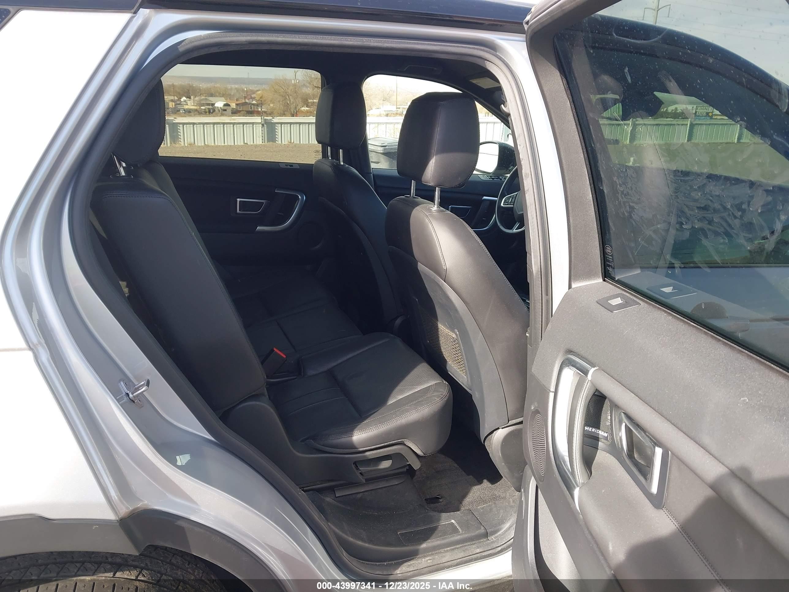 LAND ROVER image 8