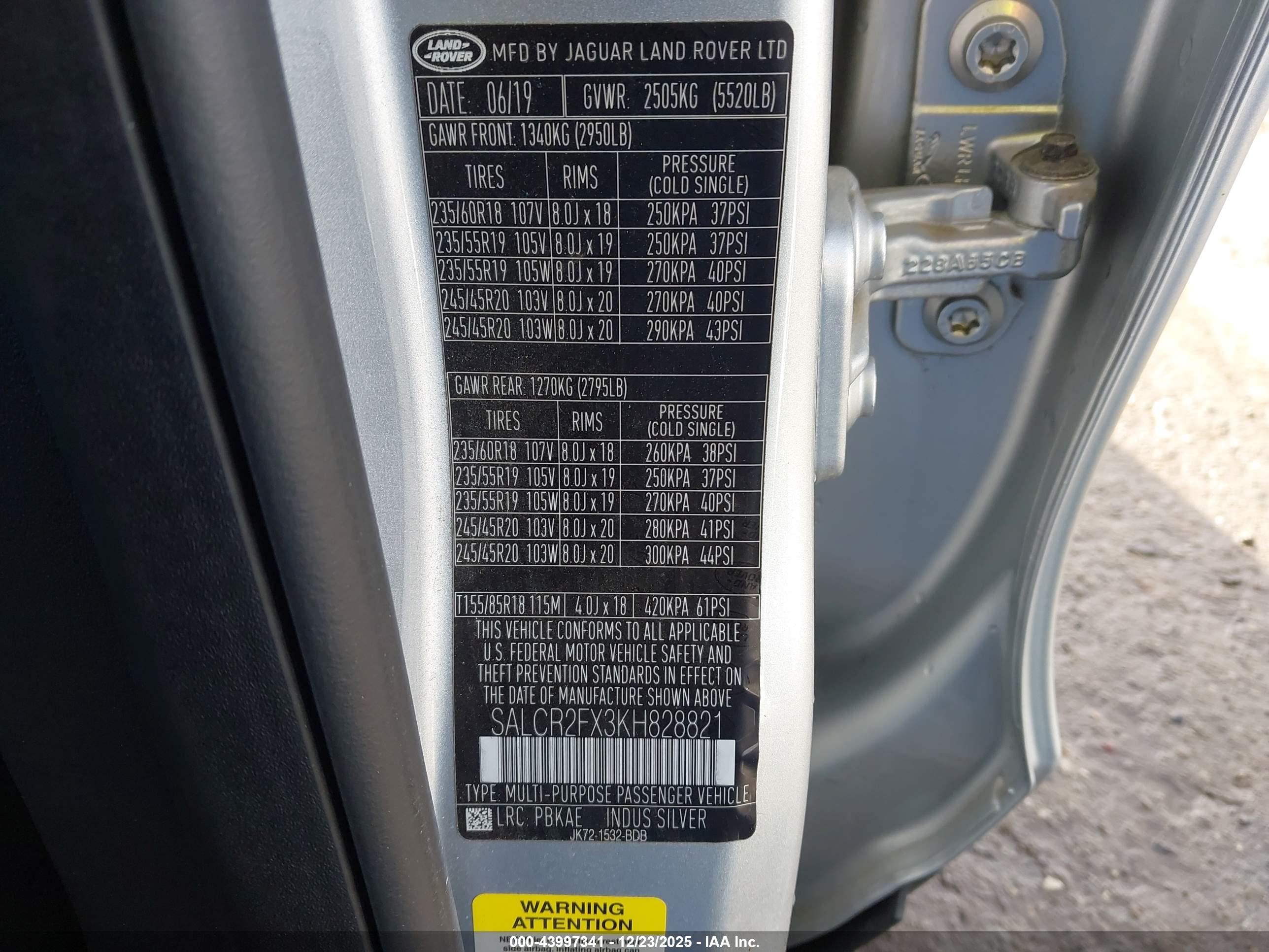 LAND ROVER image 9