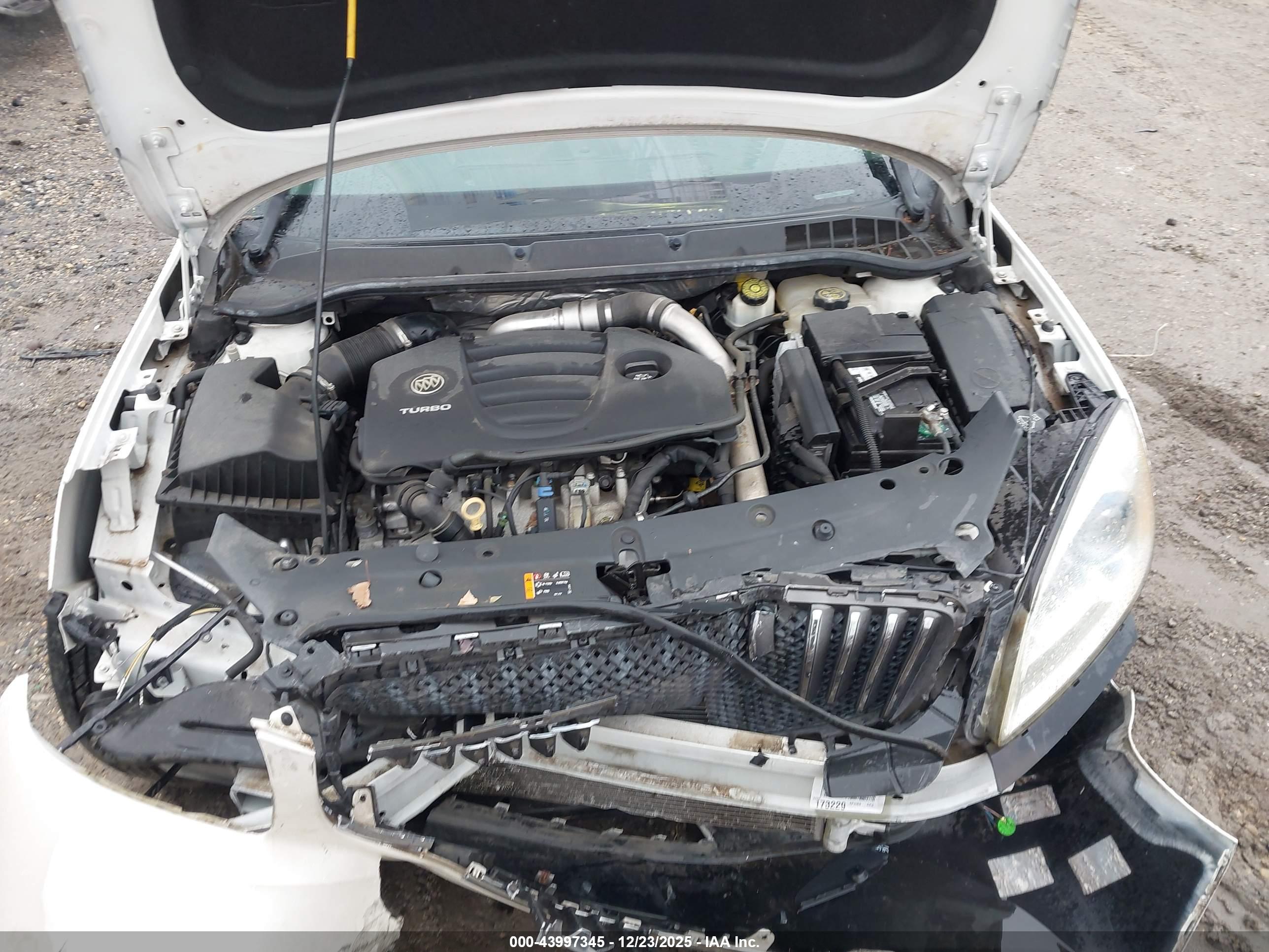 BUICK VERANO image 10