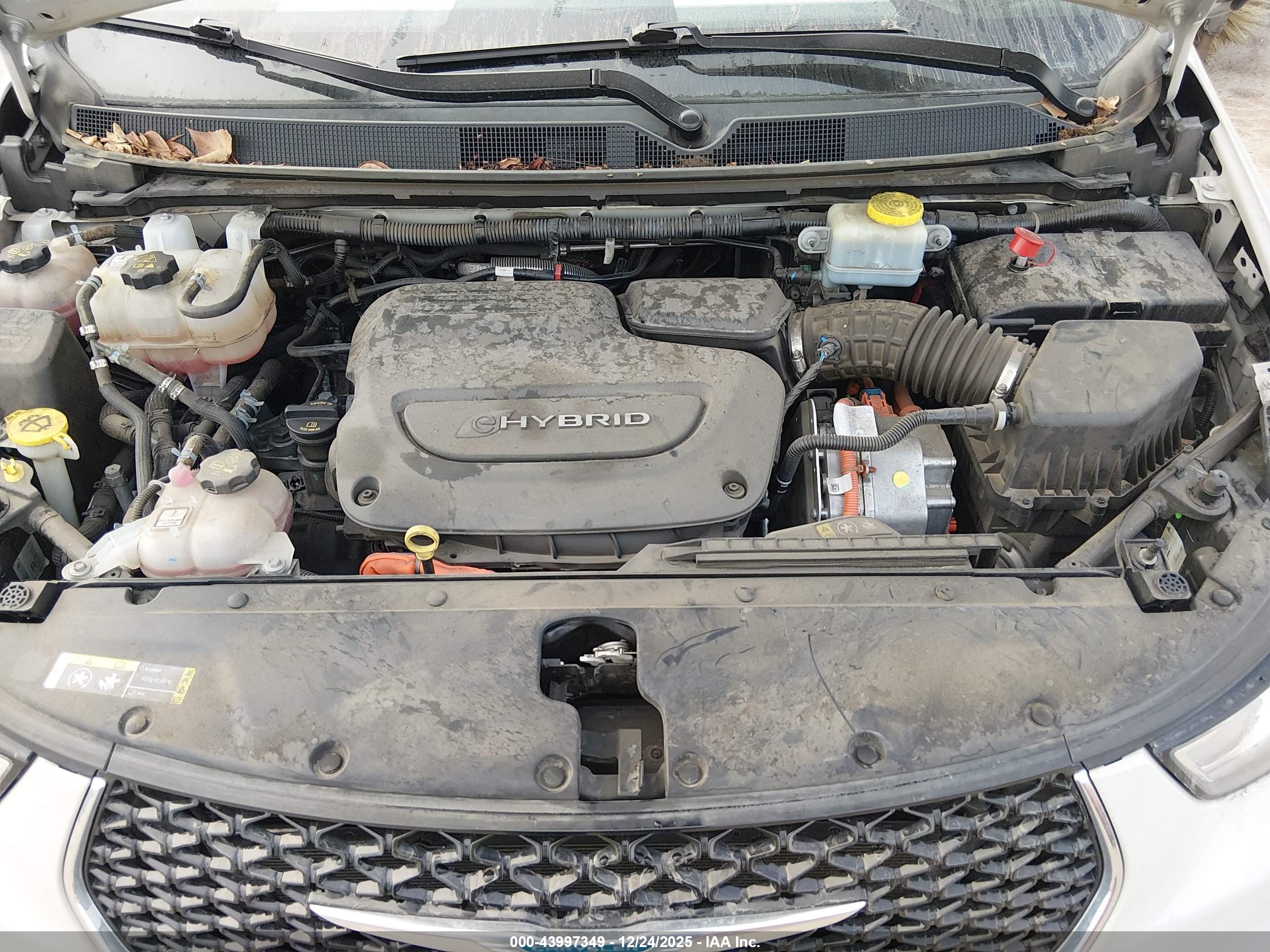 CHRYSLER PACIFICA image 10