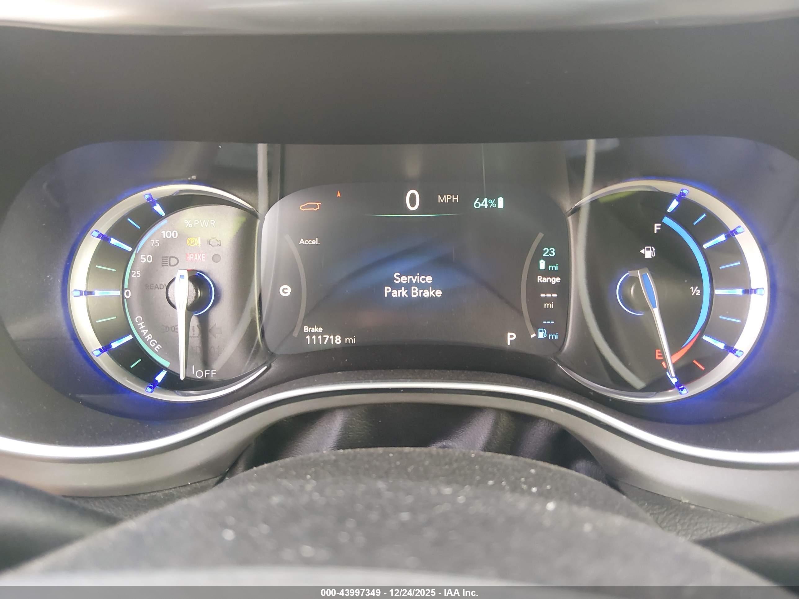 CHRYSLER PACIFICA image 7