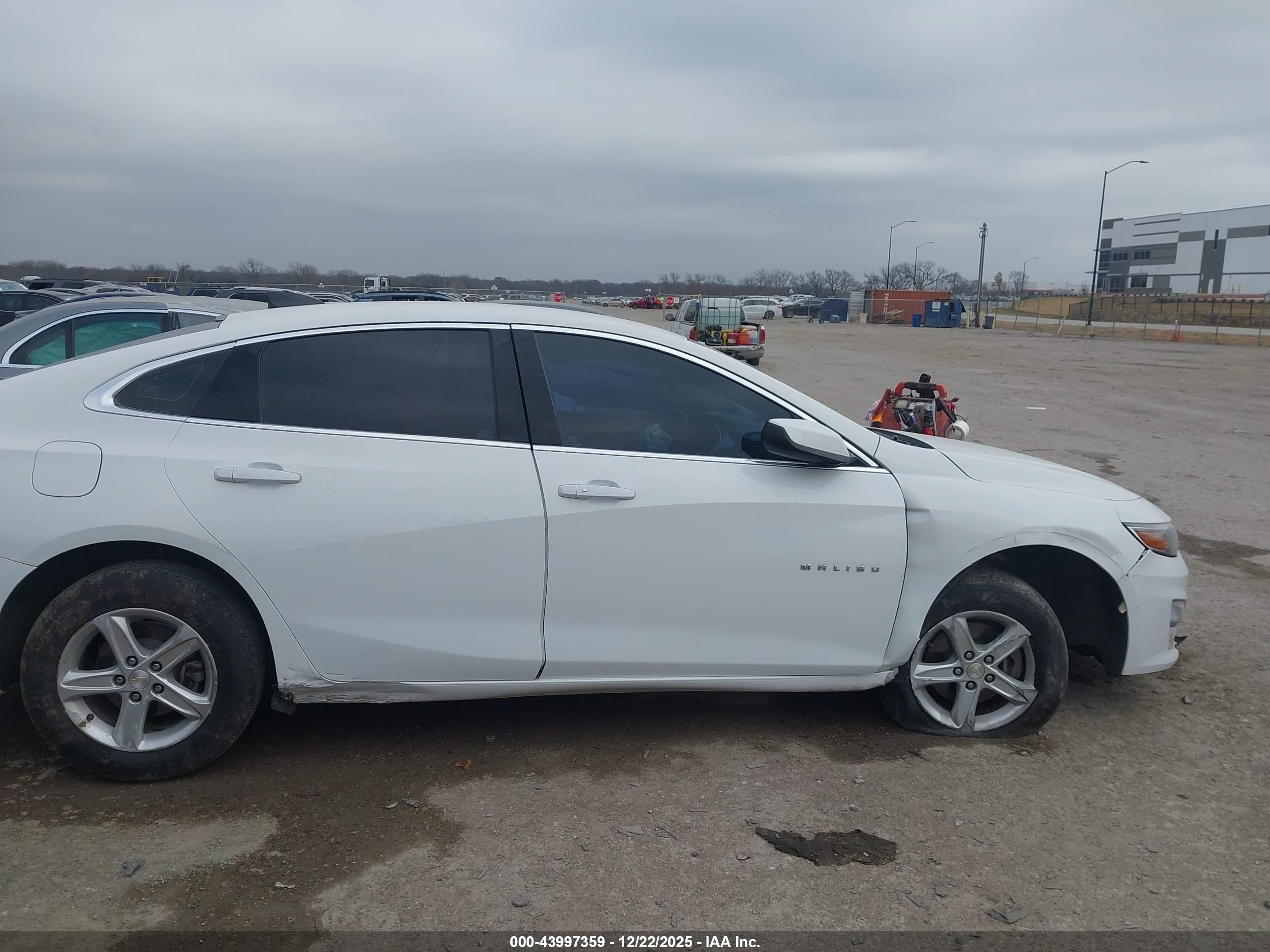 CHEVROLET MALIBU image 6