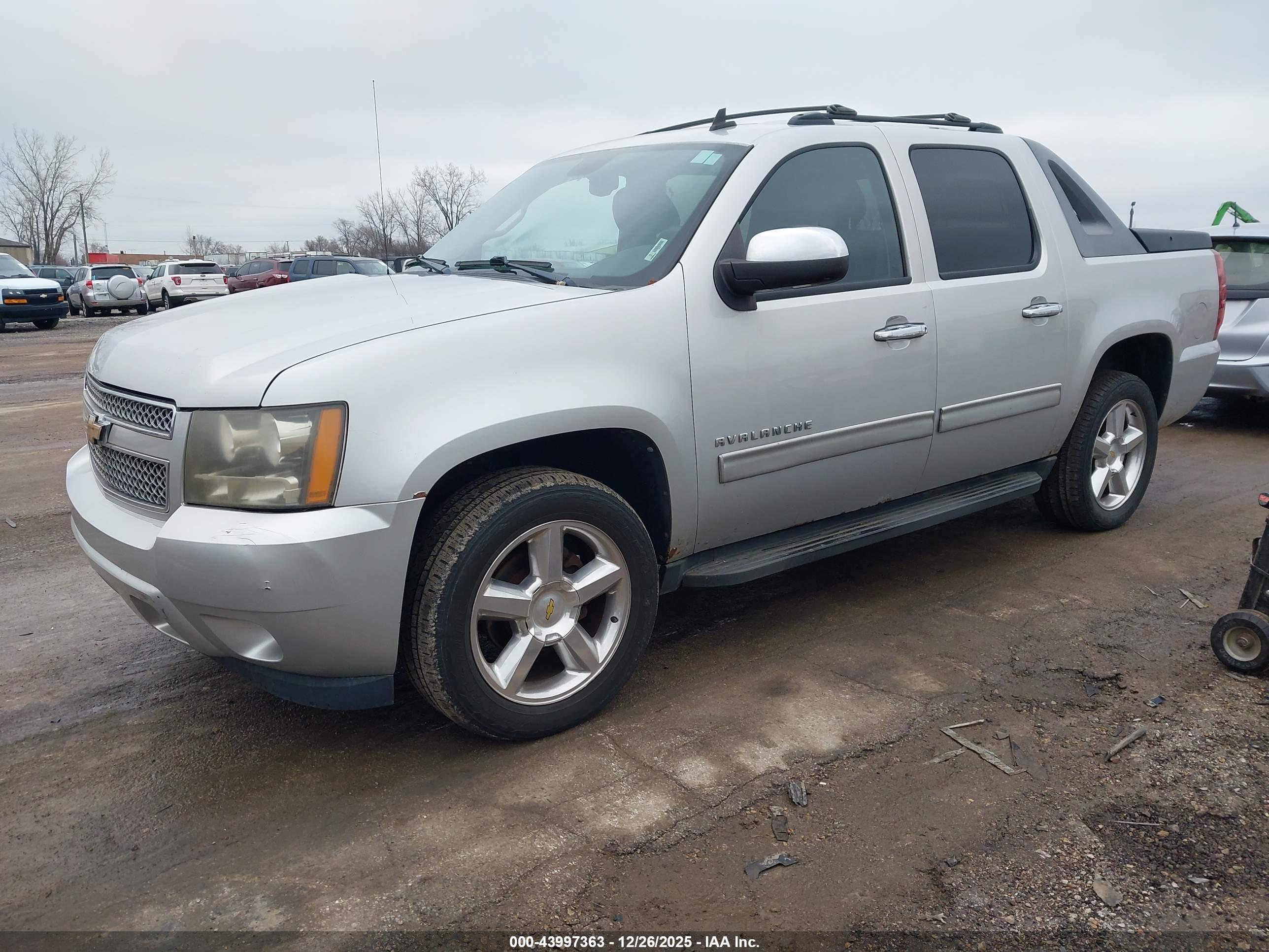 CHEVROLET AVALANCHE image 2
