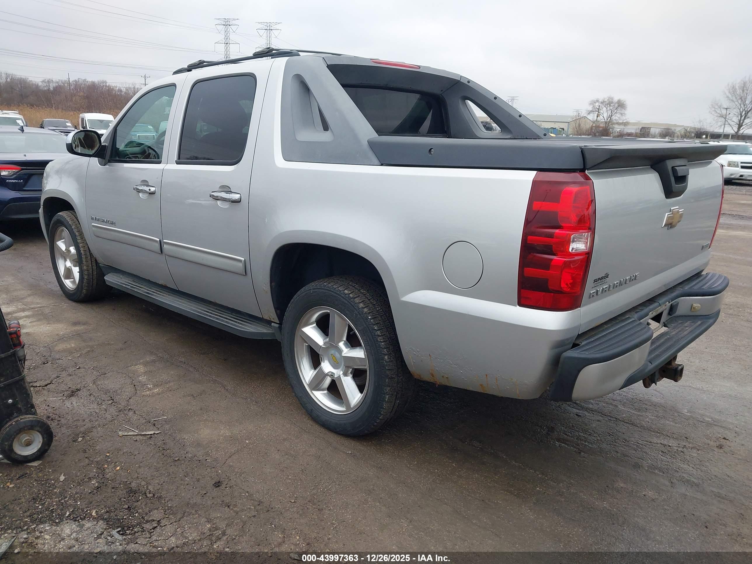 CHEVROLET AVALANCHE image 3