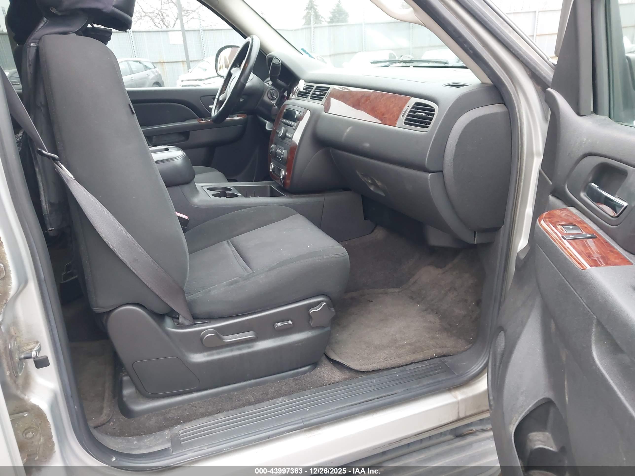CHEVROLET AVALANCHE image 5