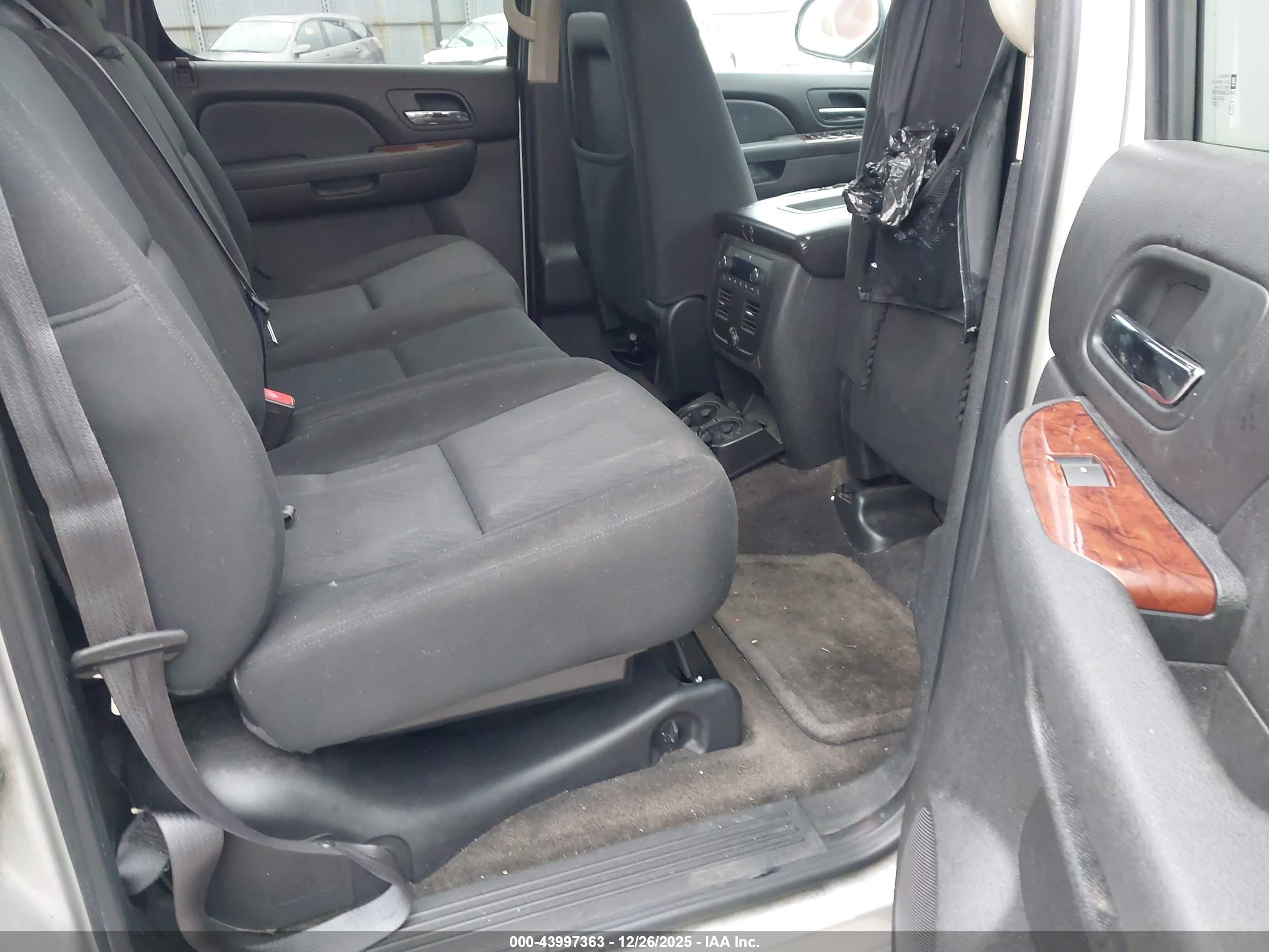 CHEVROLET AVALANCHE image 8