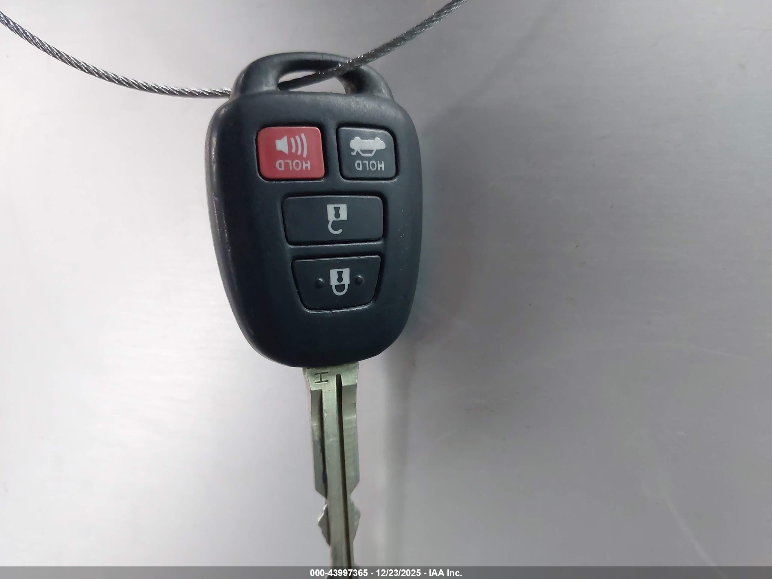 TOYOTA COROLLA image 11