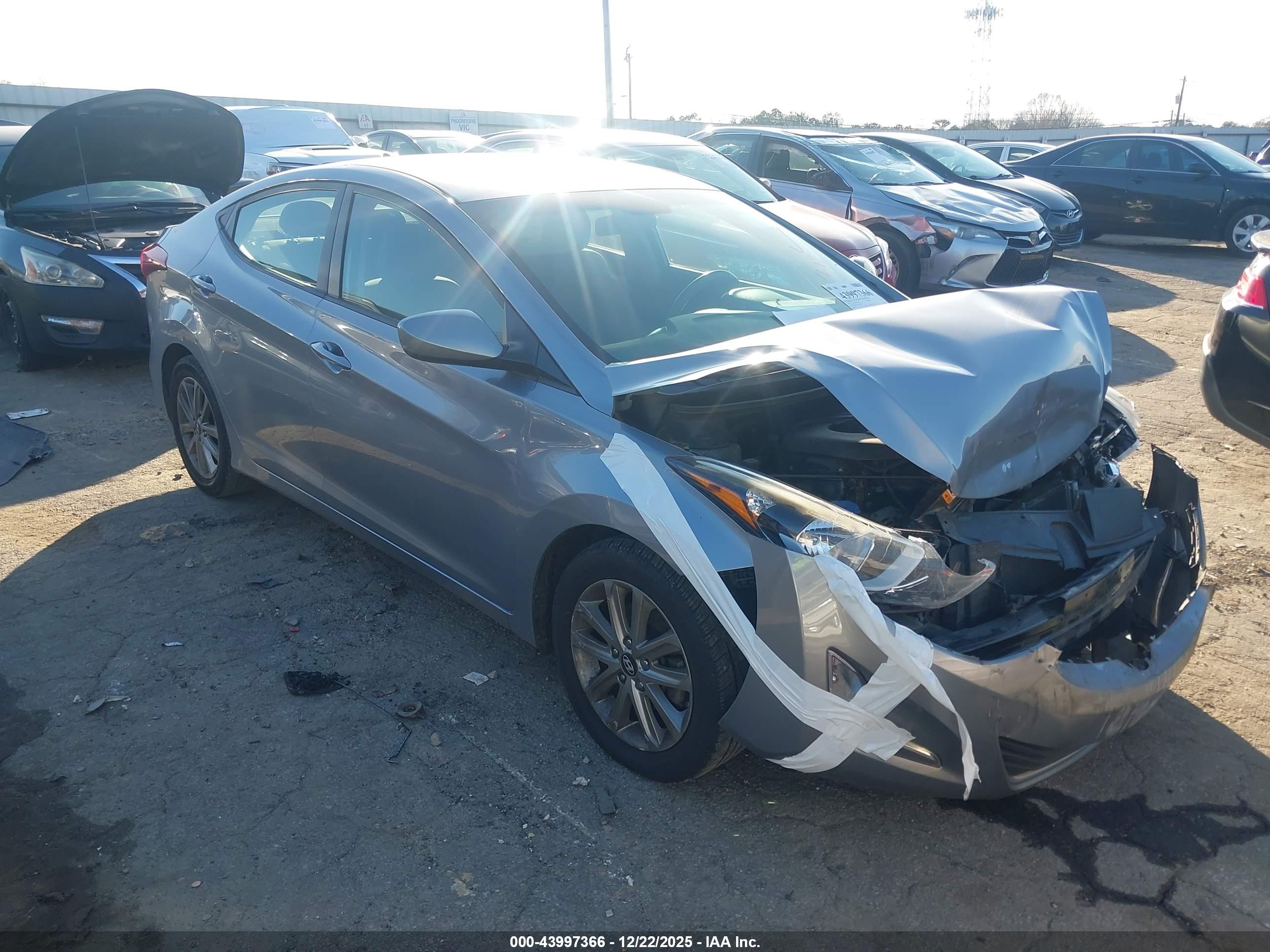 HYUNDAI ELANTRA image 6