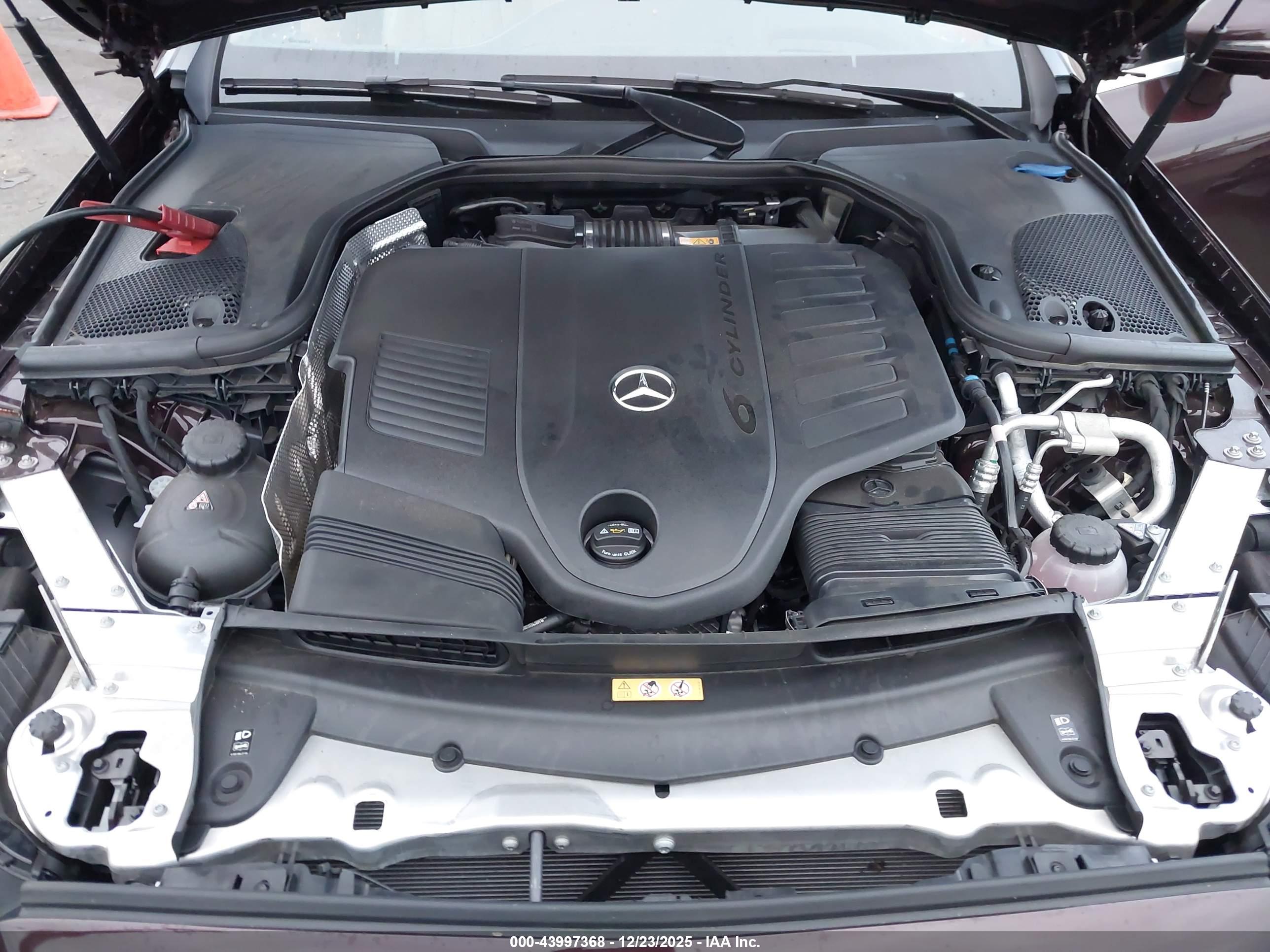 MERCEDES-BENZ E image 10