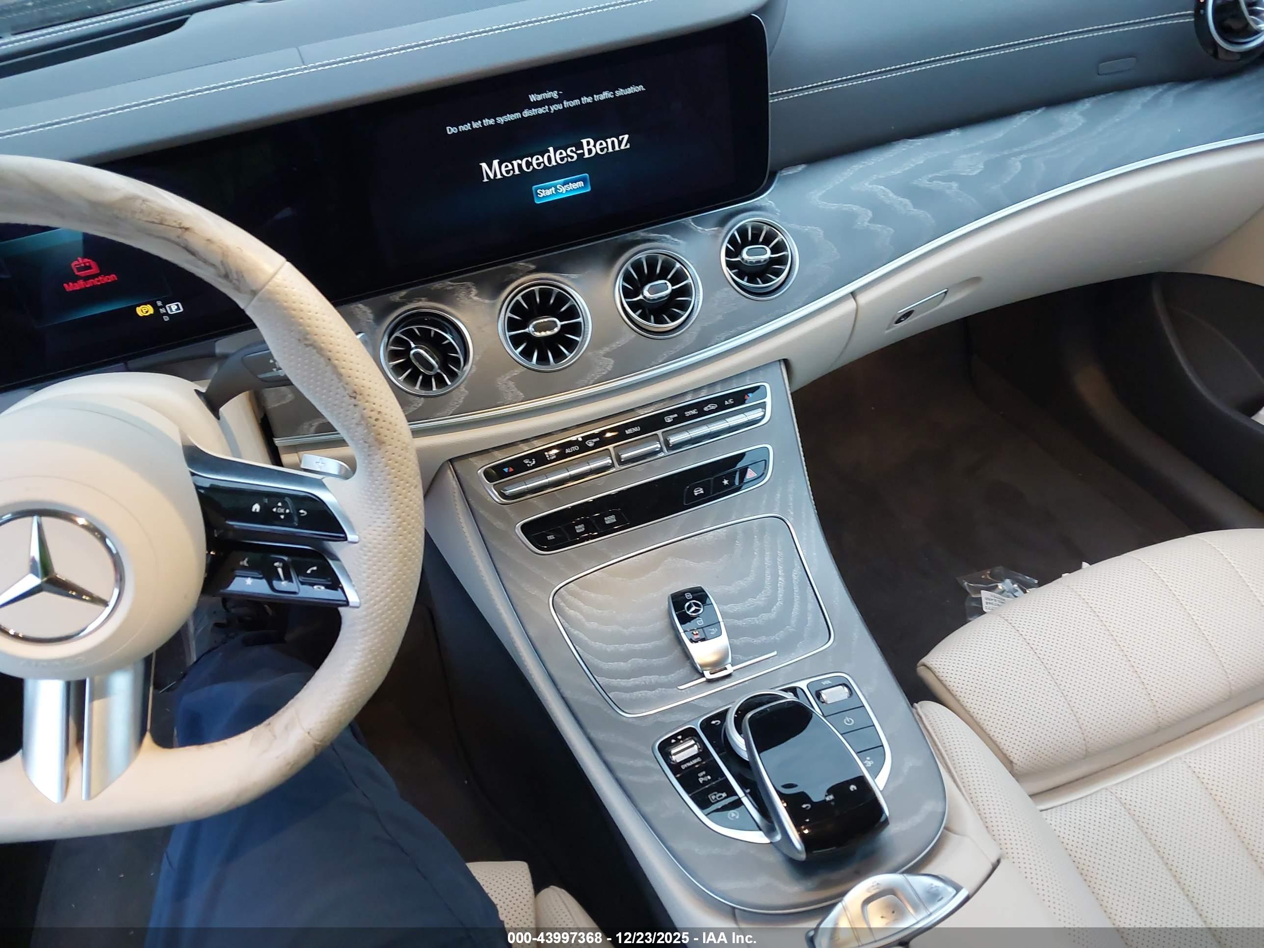 MERCEDES-BENZ E image 11