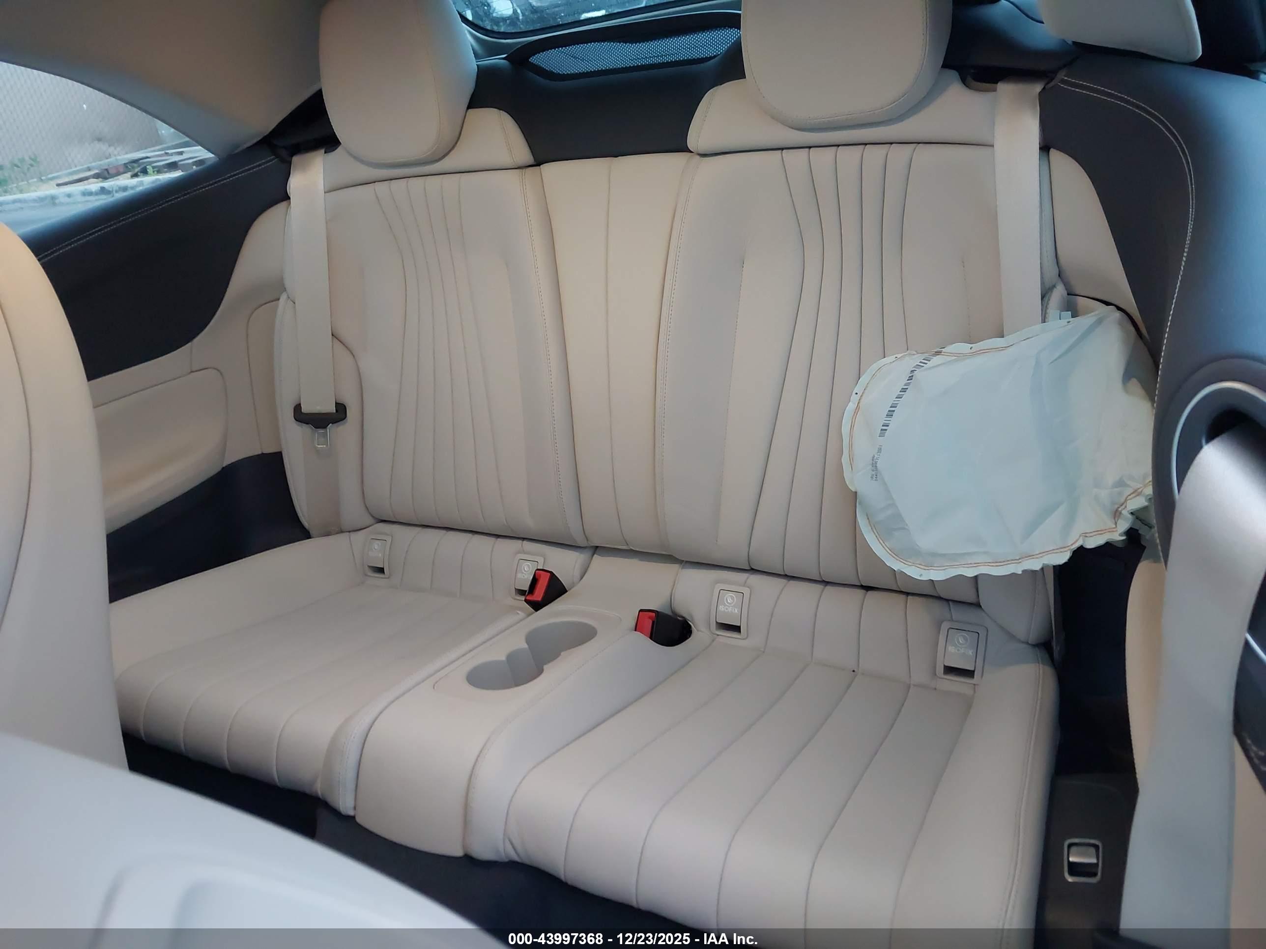 MERCEDES-BENZ E image 8