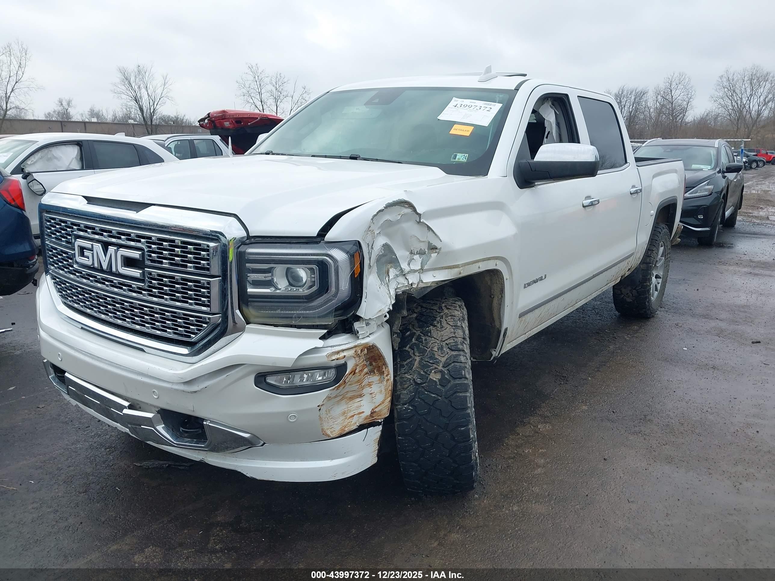 GMC SIERRA image 2