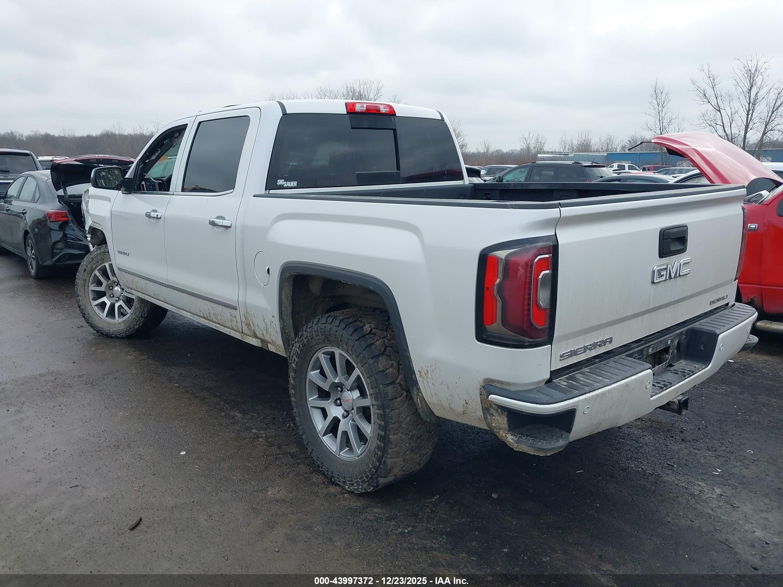 GMC SIERRA image 3