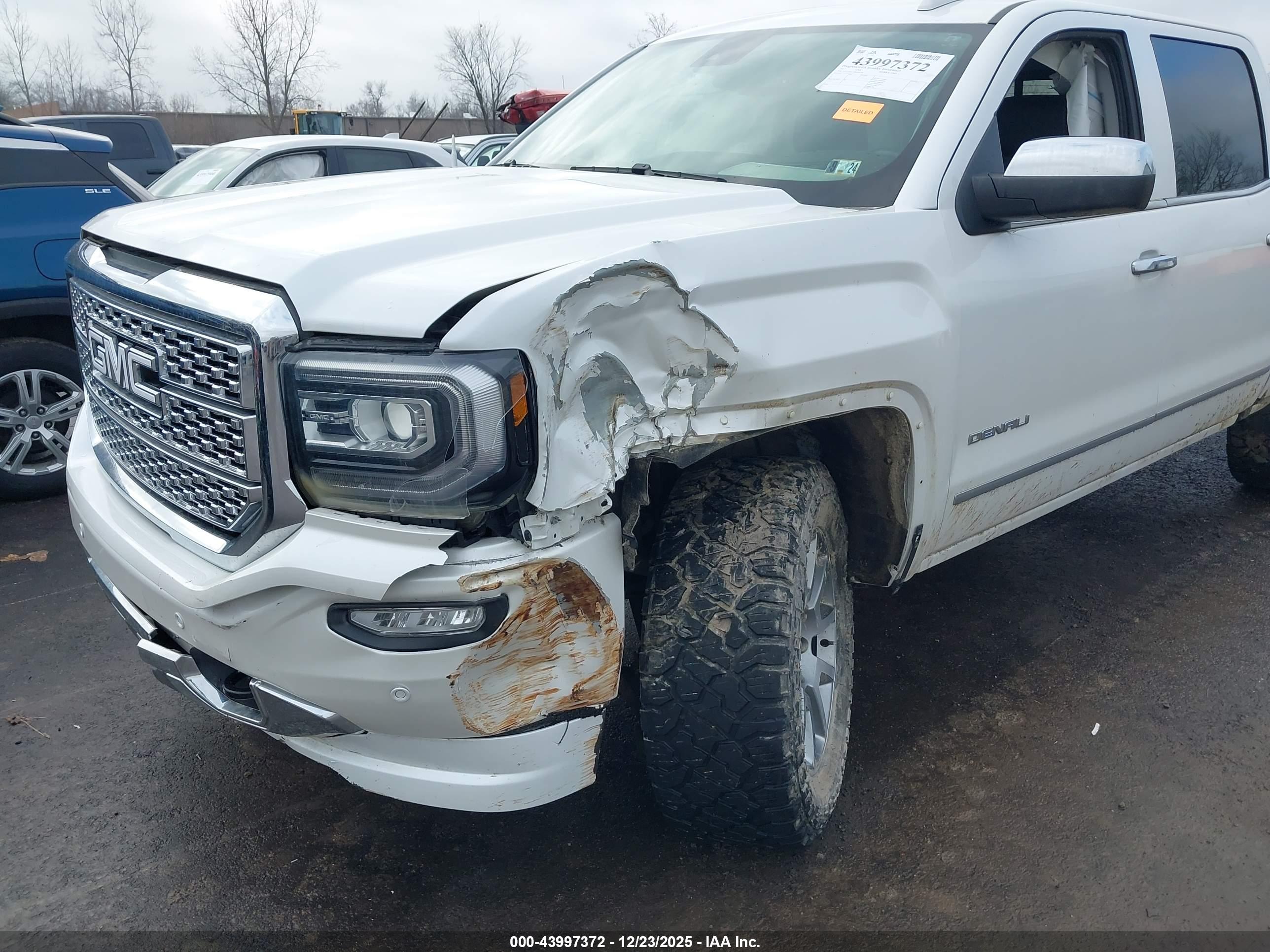 GMC SIERRA image 6