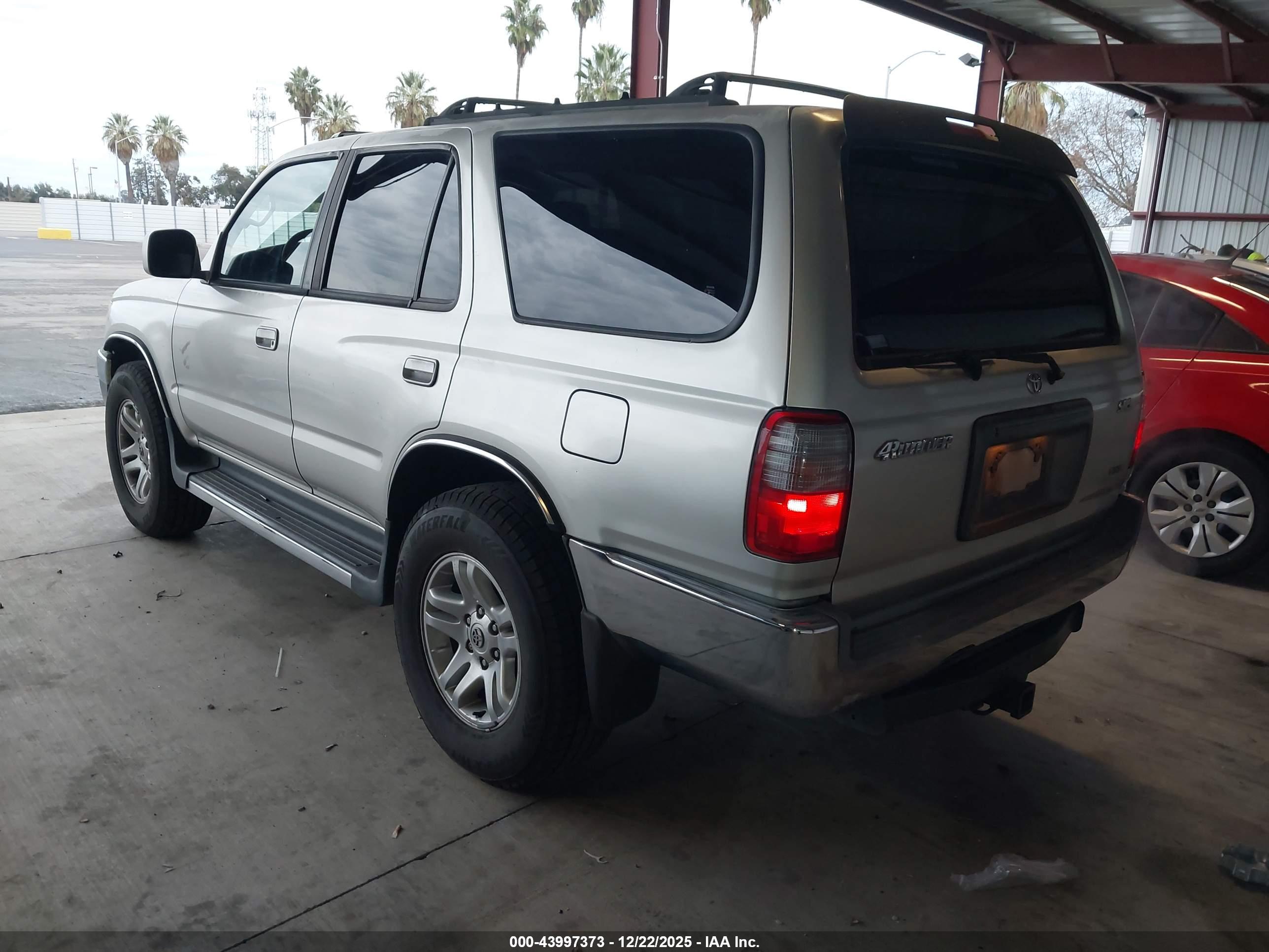 TOYOTA 4RUNNER image 3