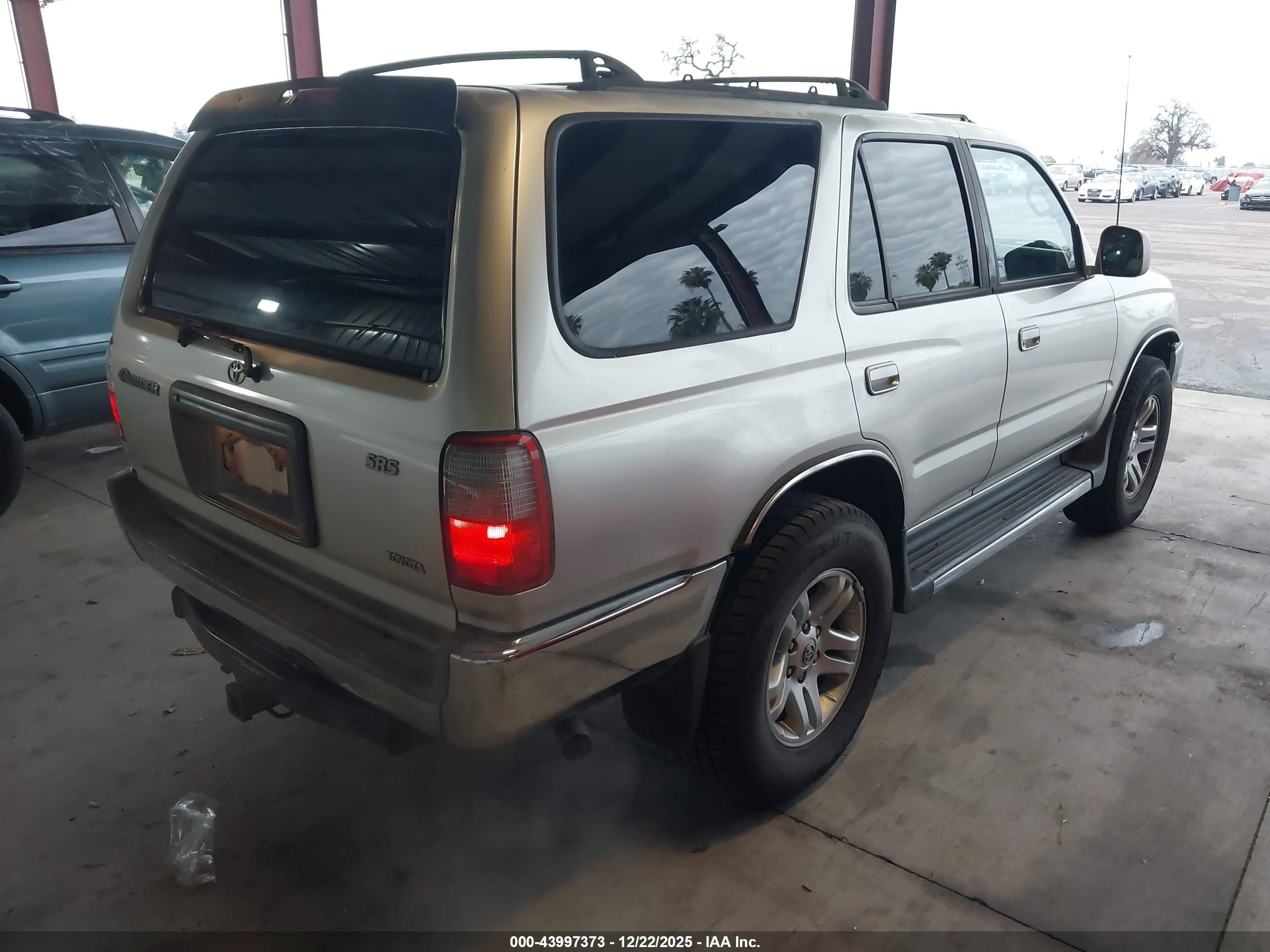 TOYOTA 4RUNNER image 4