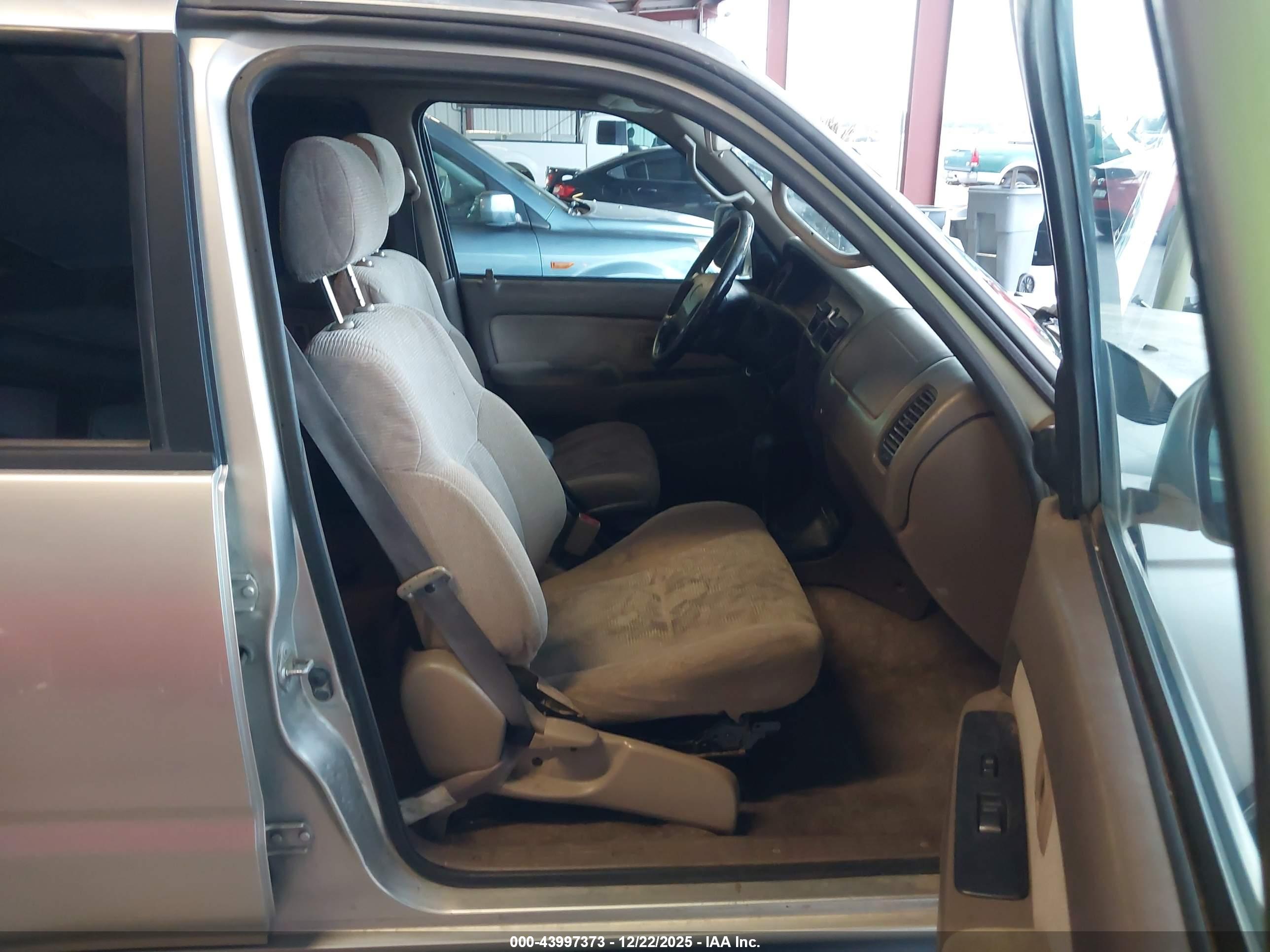 TOYOTA 4RUNNER image 5
