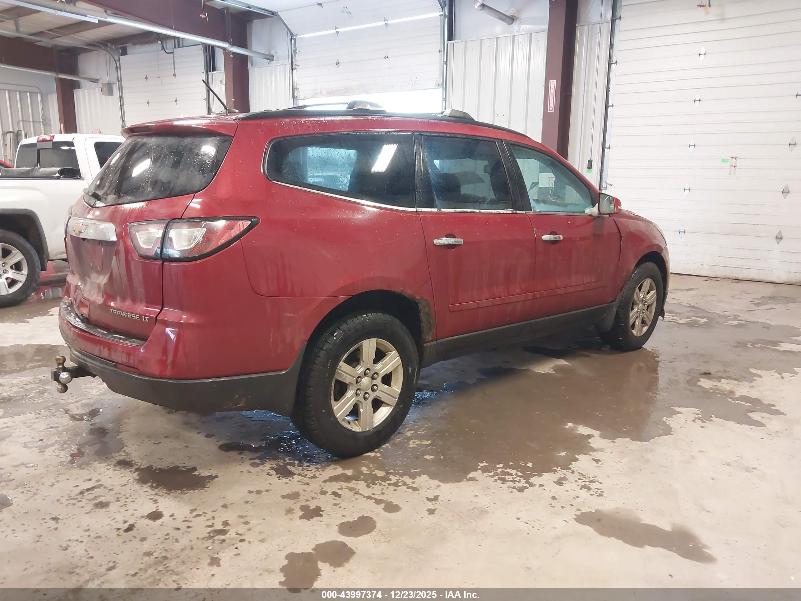 CHEVROLET TRAVERSE image 4
