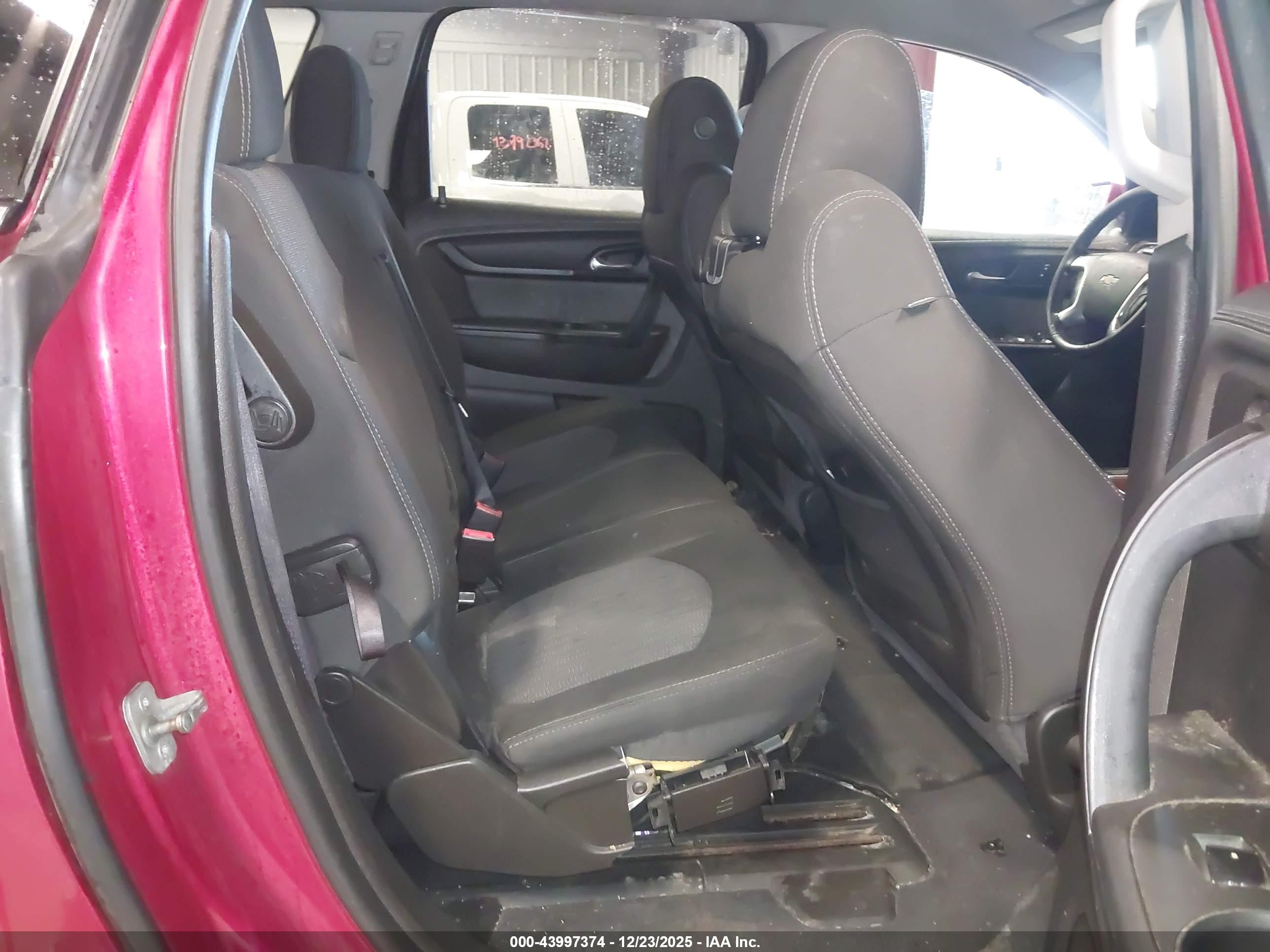 CHEVROLET TRAVERSE image 8