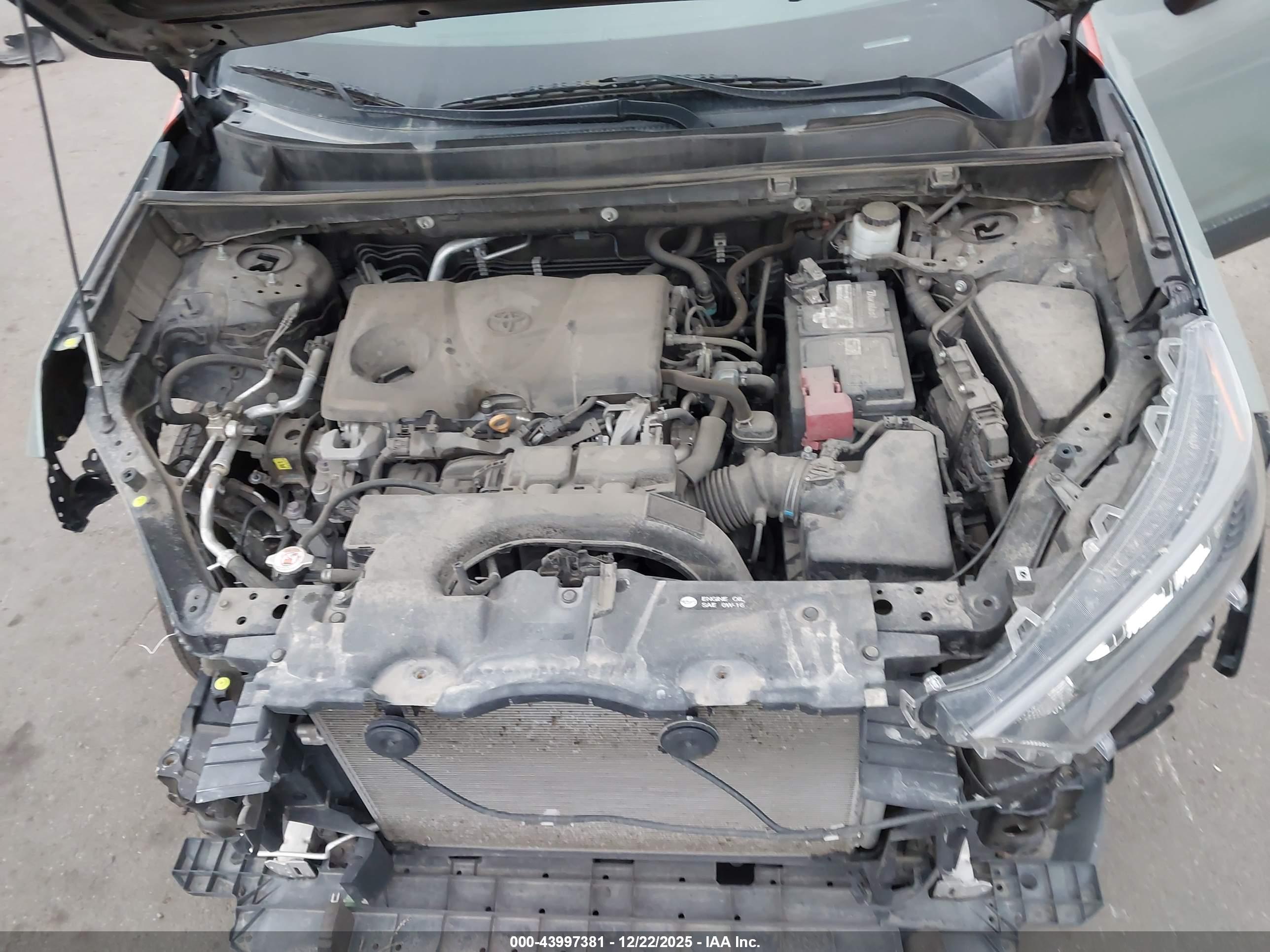 TOYOTA RAV4 image 10