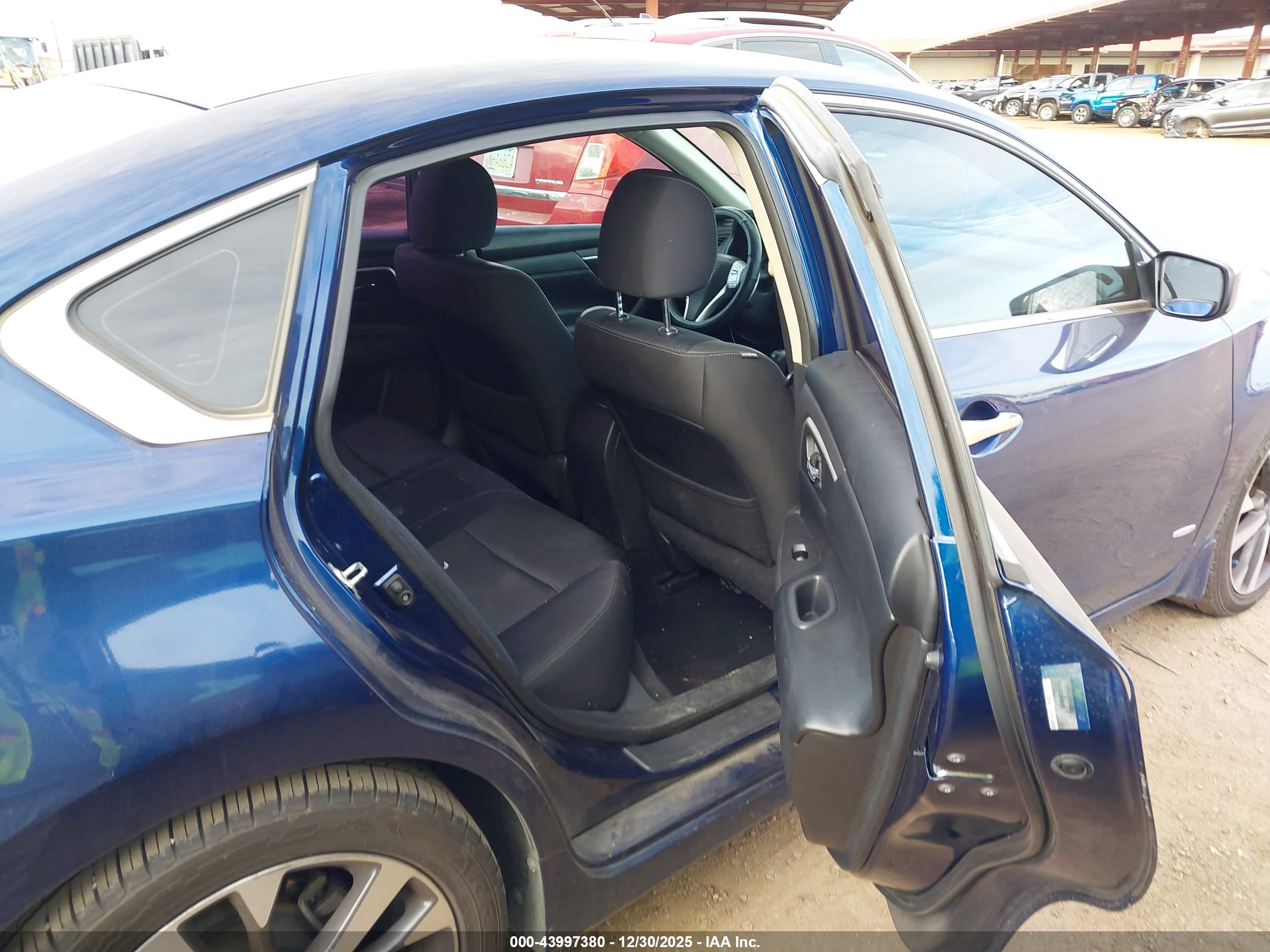 NISSAN ALTIMA image 8