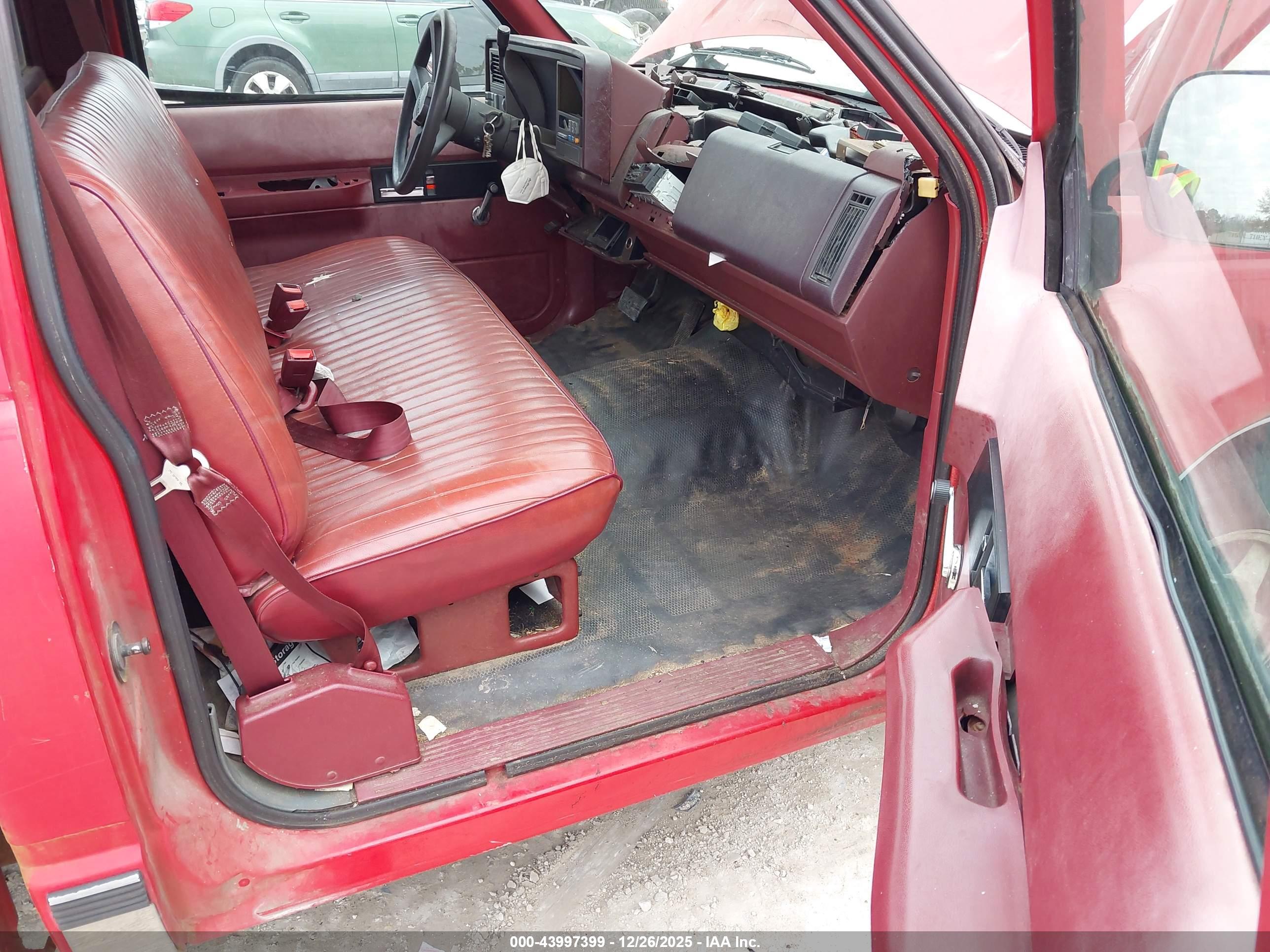 CHEVROLET GMT-400 image 5