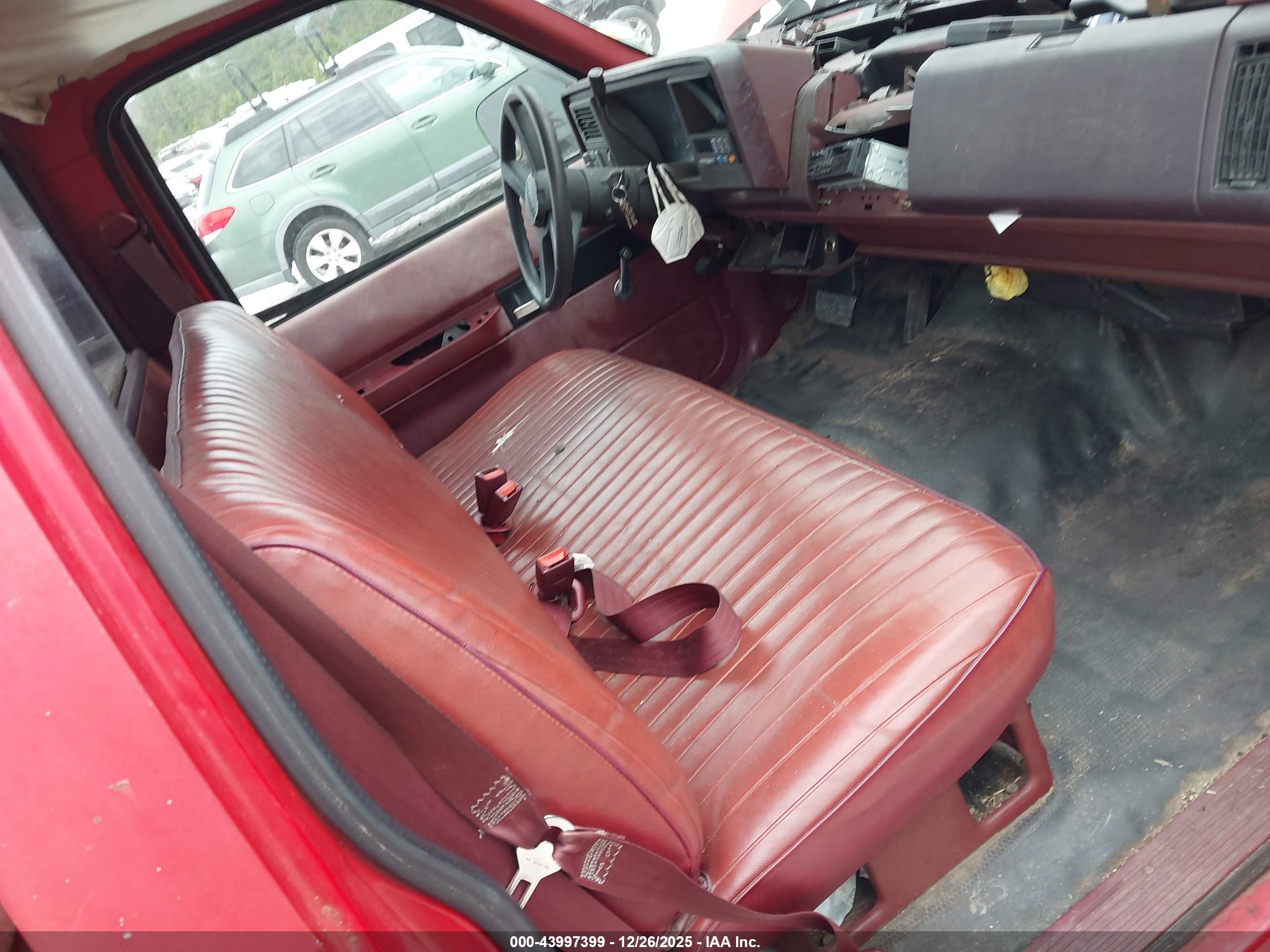 CHEVROLET GMT-400 image 8