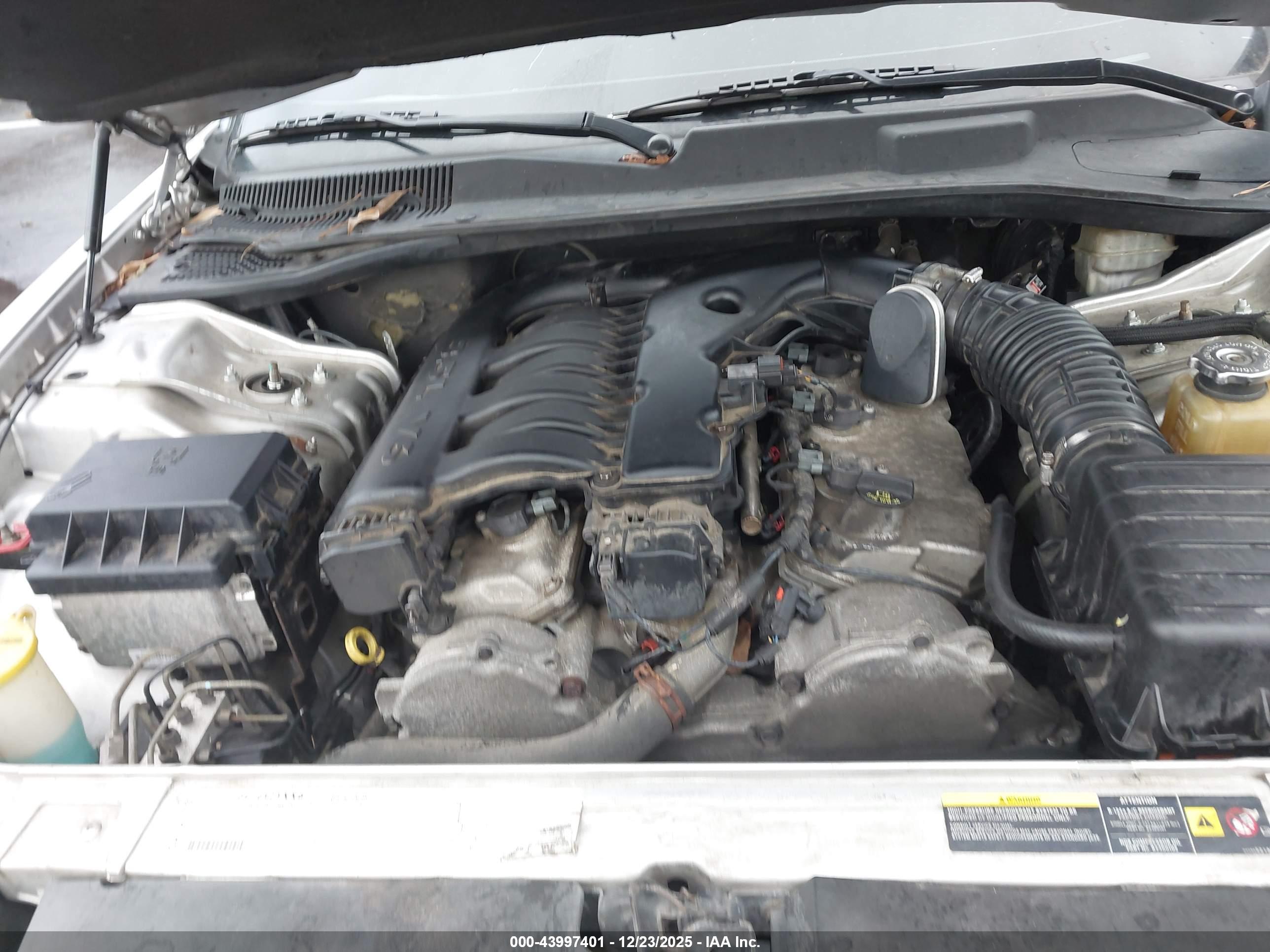 CHRYSLER 300 image 10