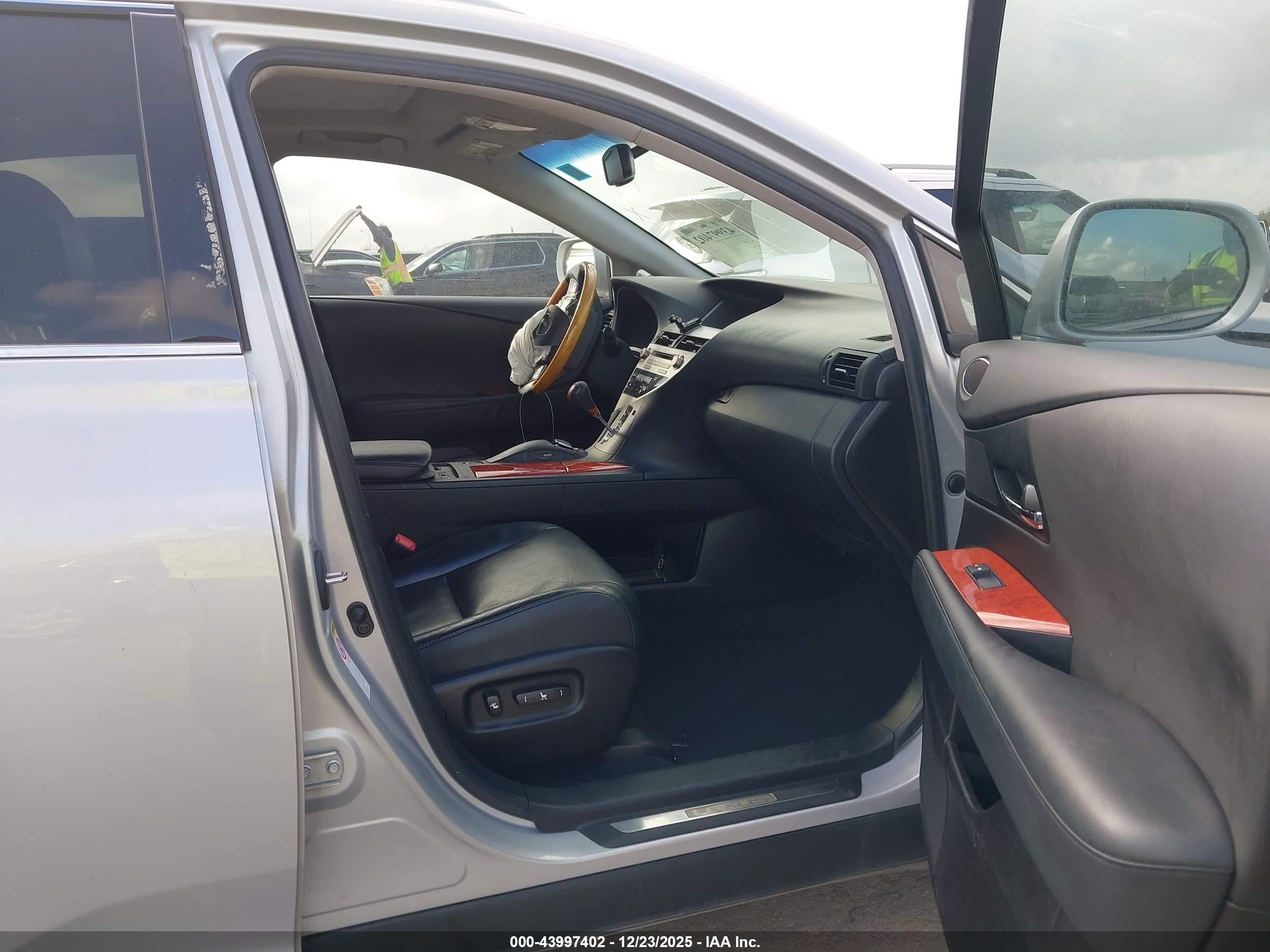 LEXUS RX image 5