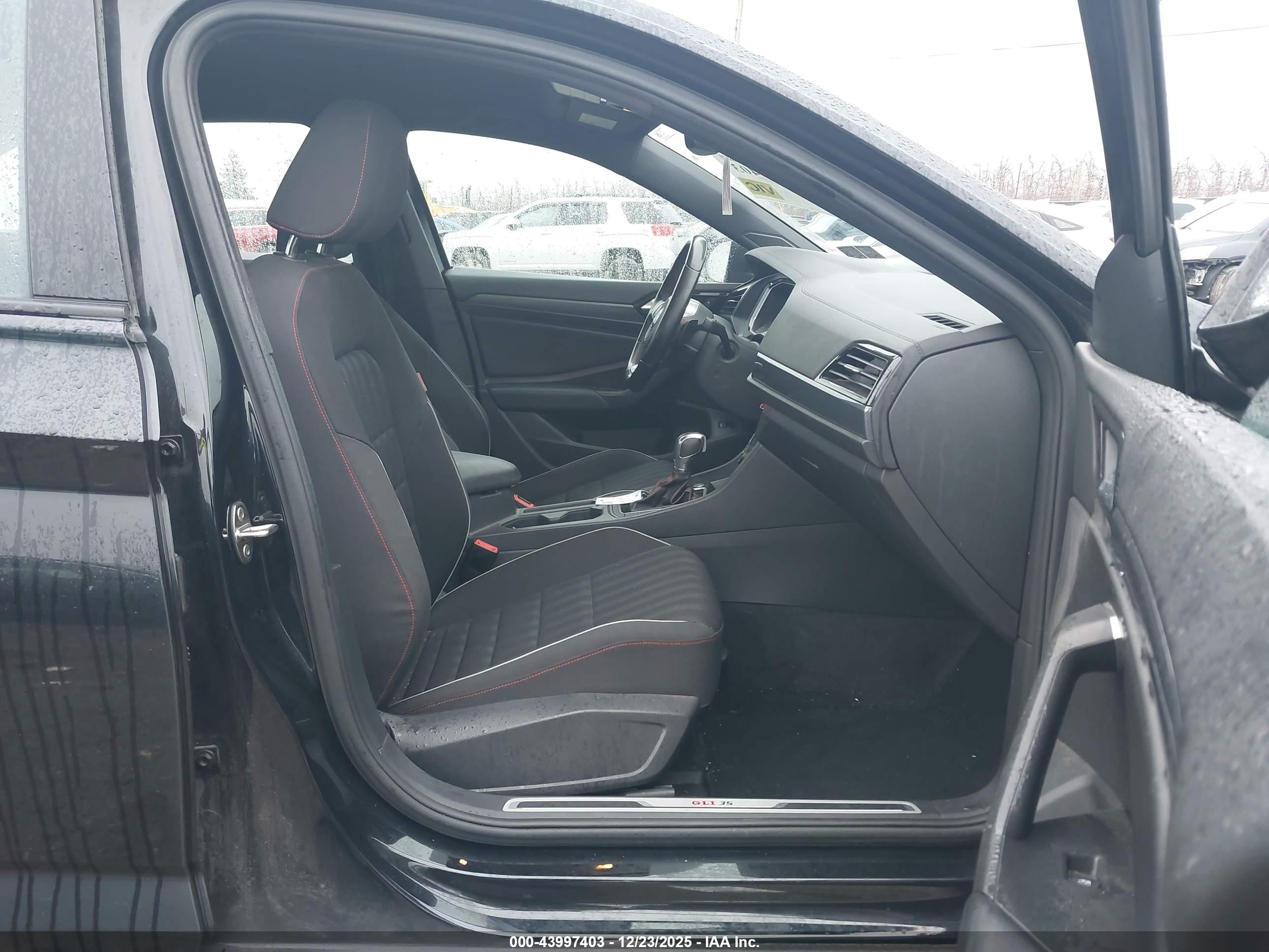 VOLKSWAGEN JETTA image 5