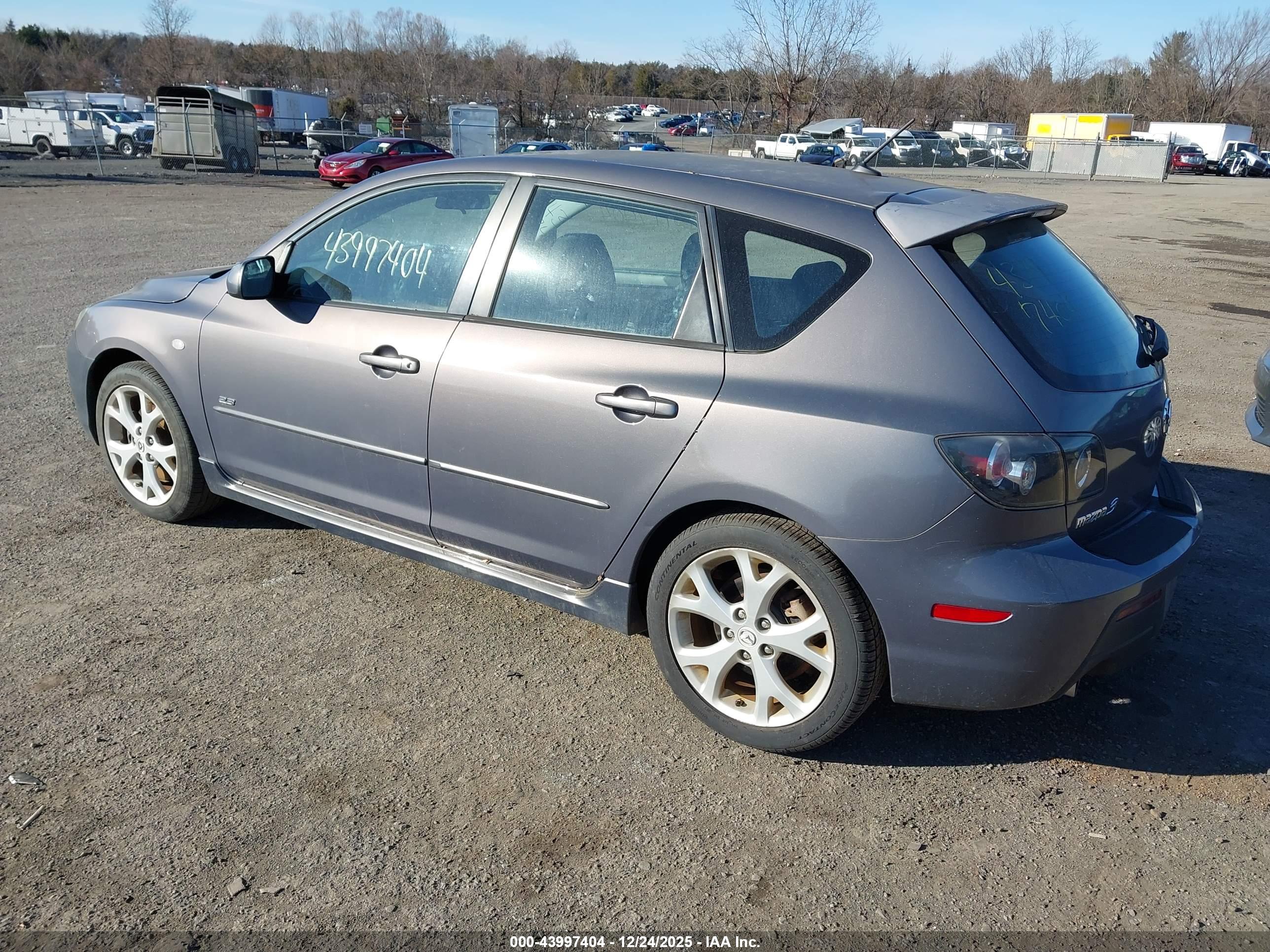 MAZDA MAZDA3 image 3