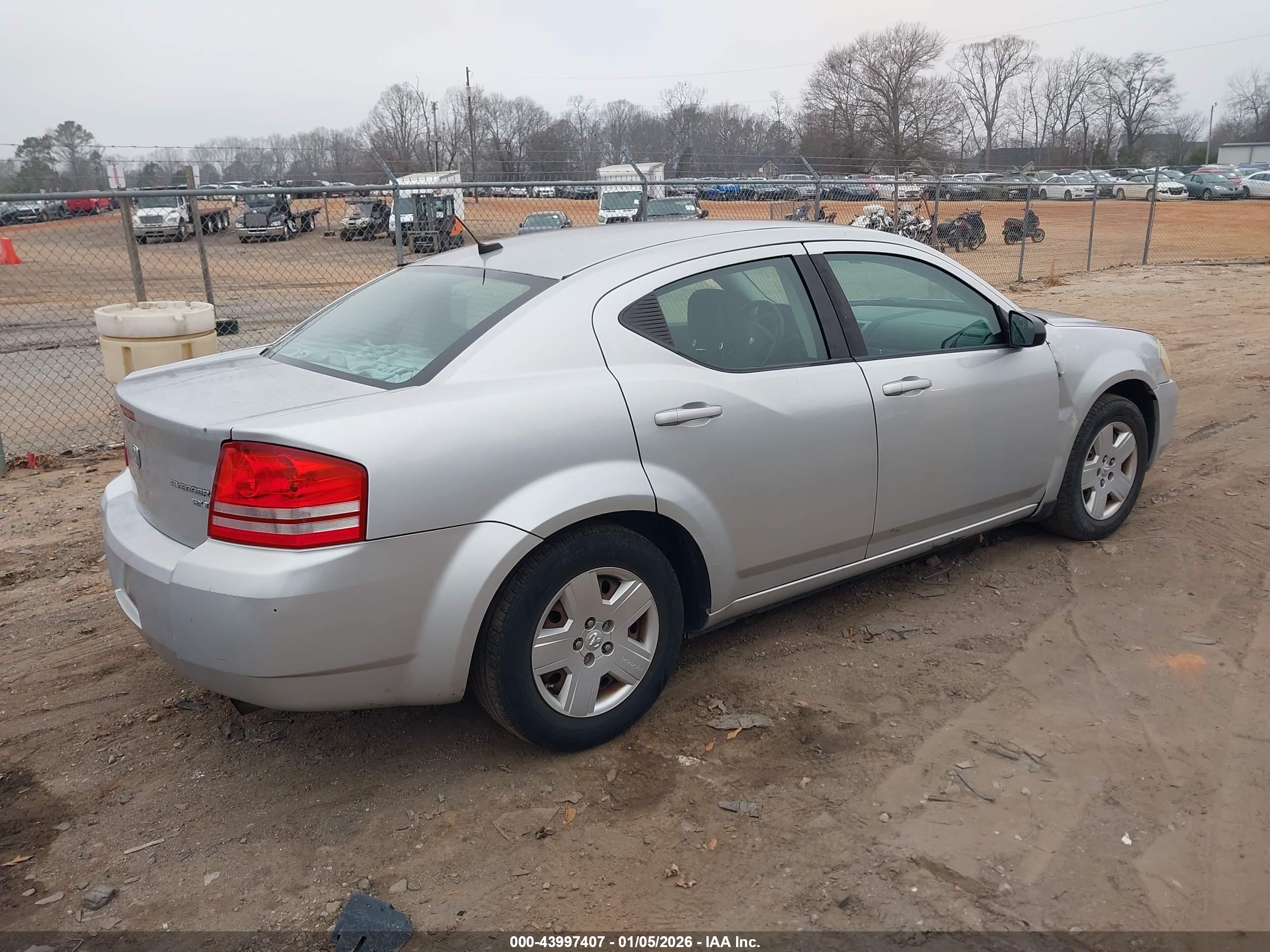 DODGE AVENGER image 4