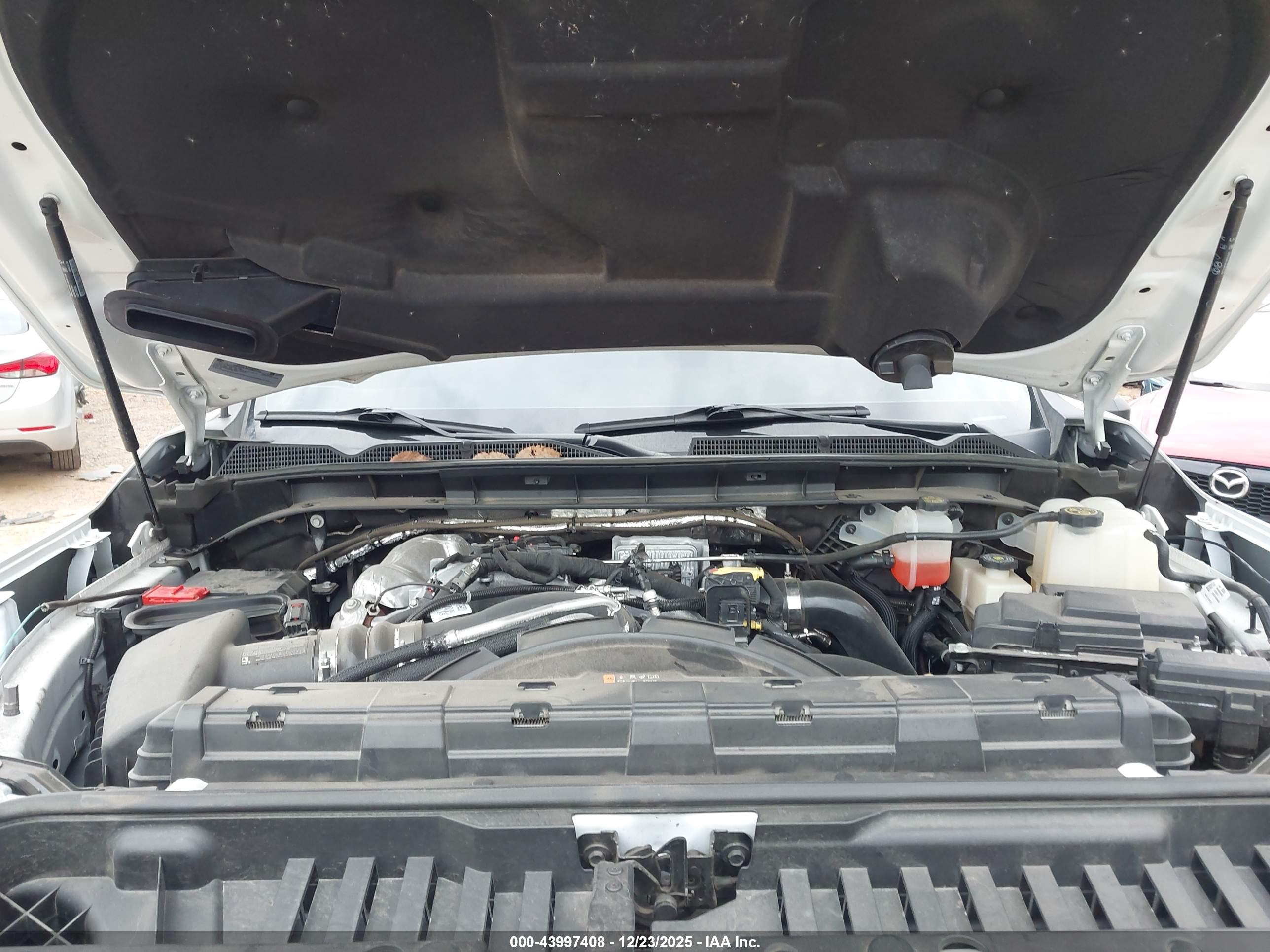 GMC SIERRA image 10