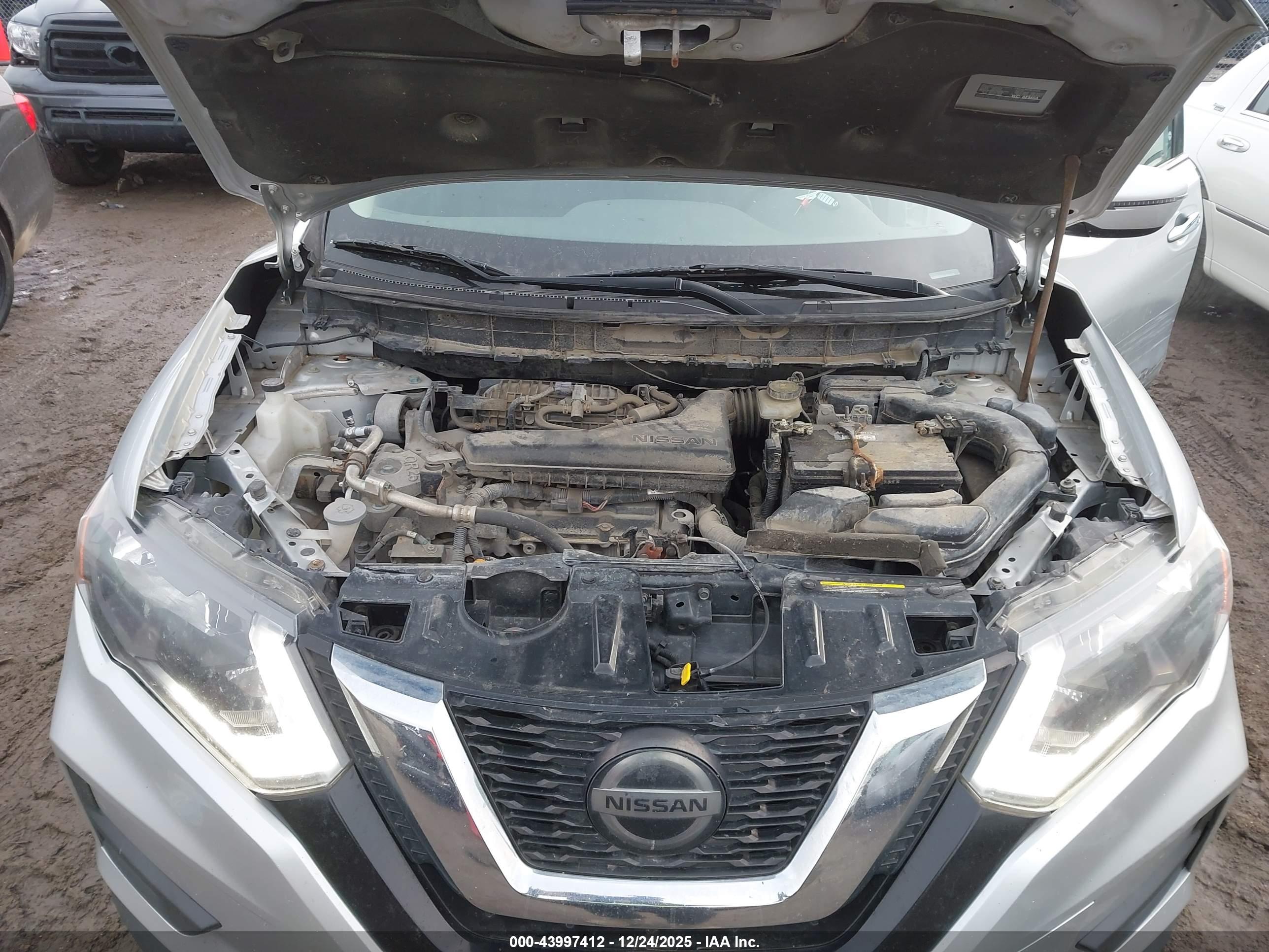 NISSAN ROGUE image 10