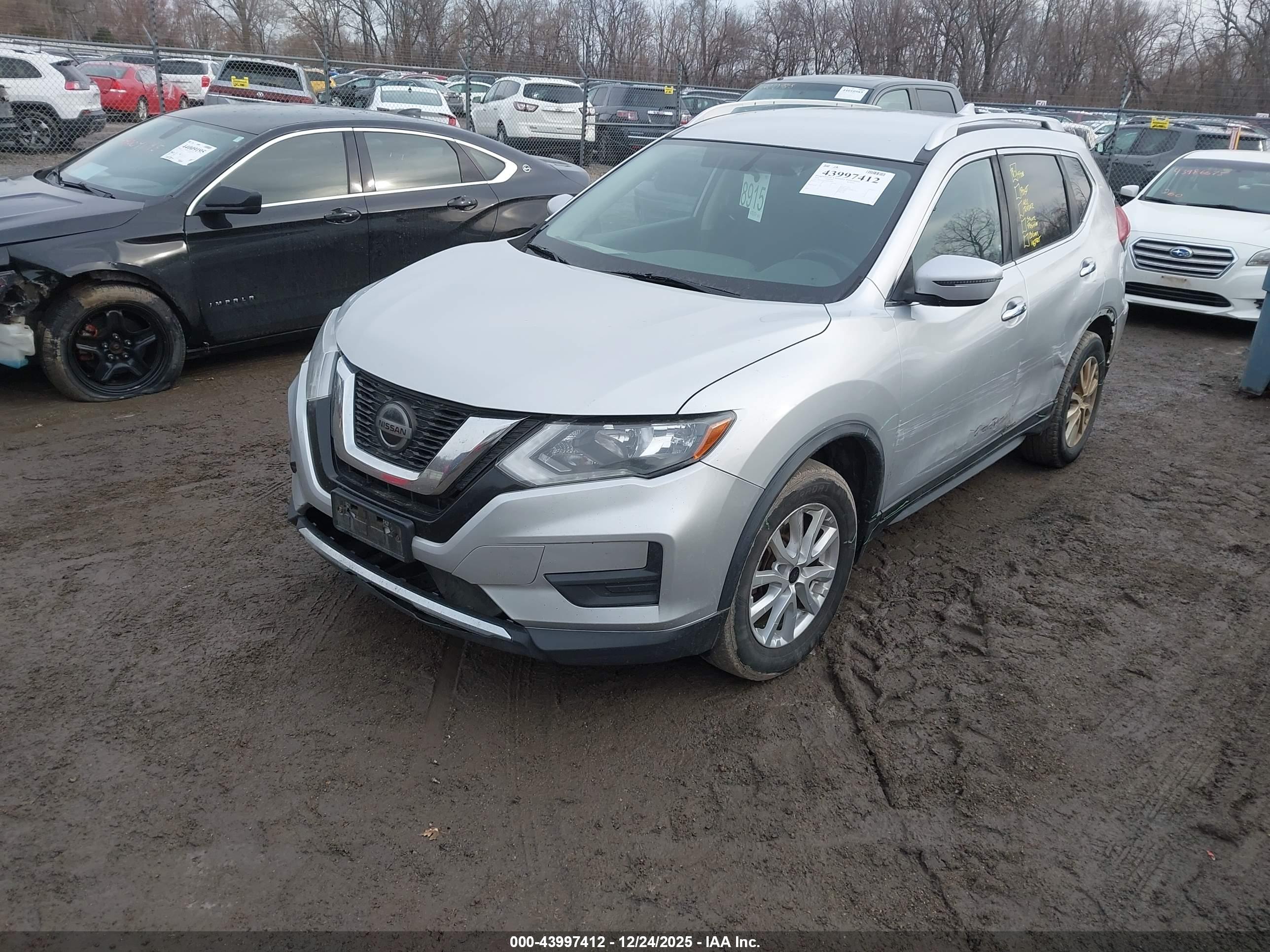 NISSAN ROGUE image 2
