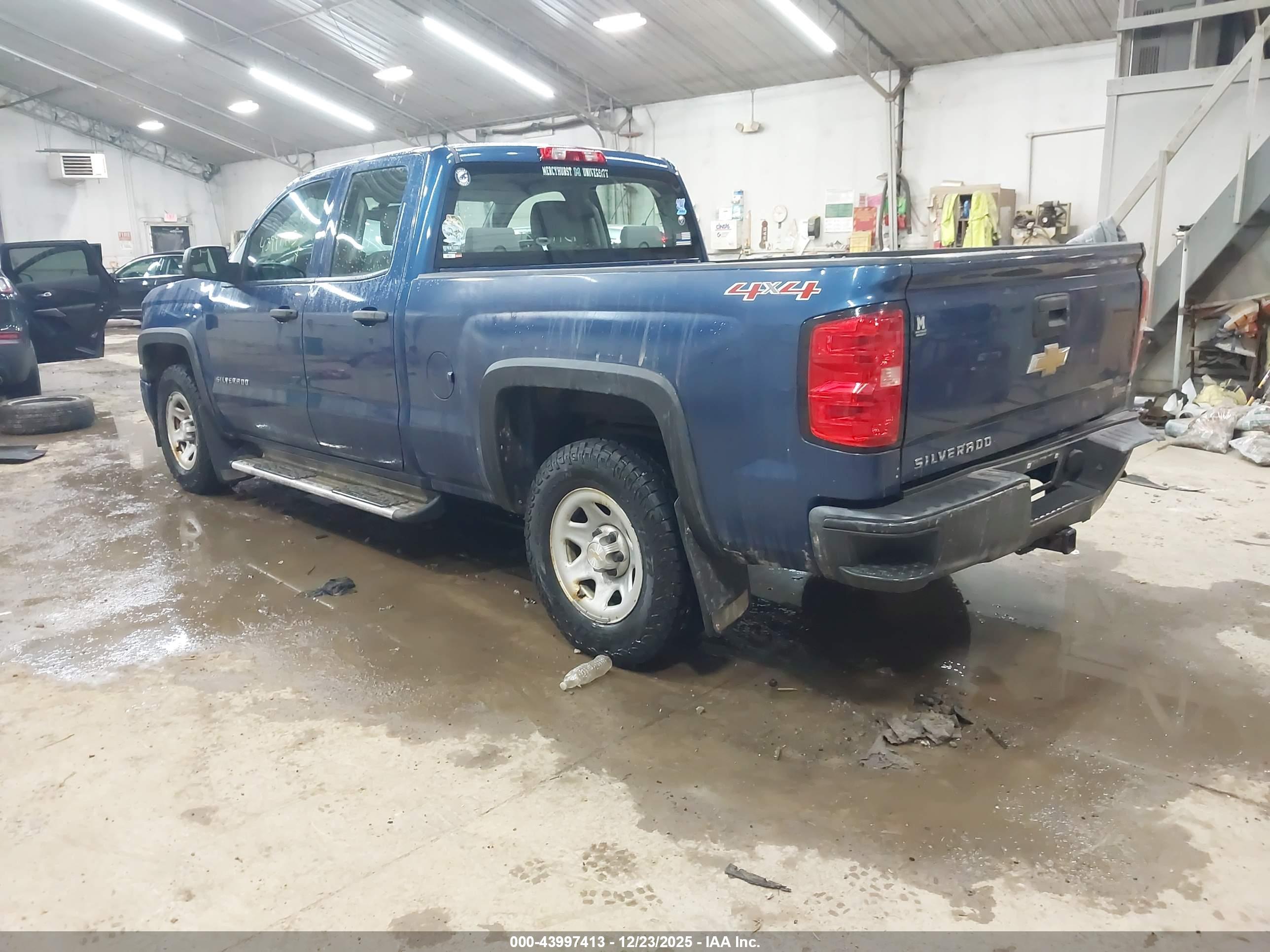 CHEVROLET SILVERADO image 3